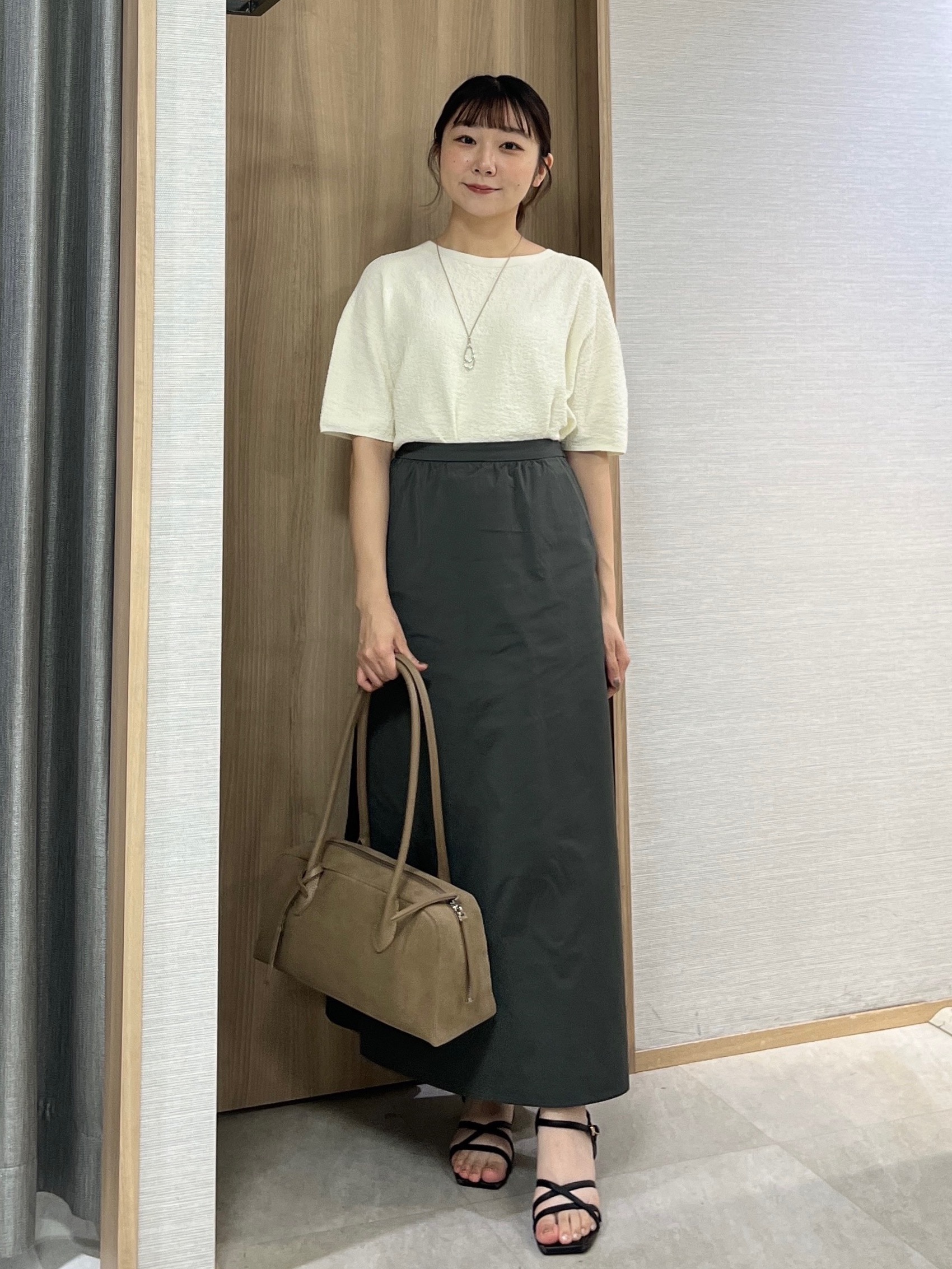 KAHOさんの「UNTITLED｜【セットアップ可/ストレッチ性】ドライタッチニットプルオーバー」を使ったコーディネート