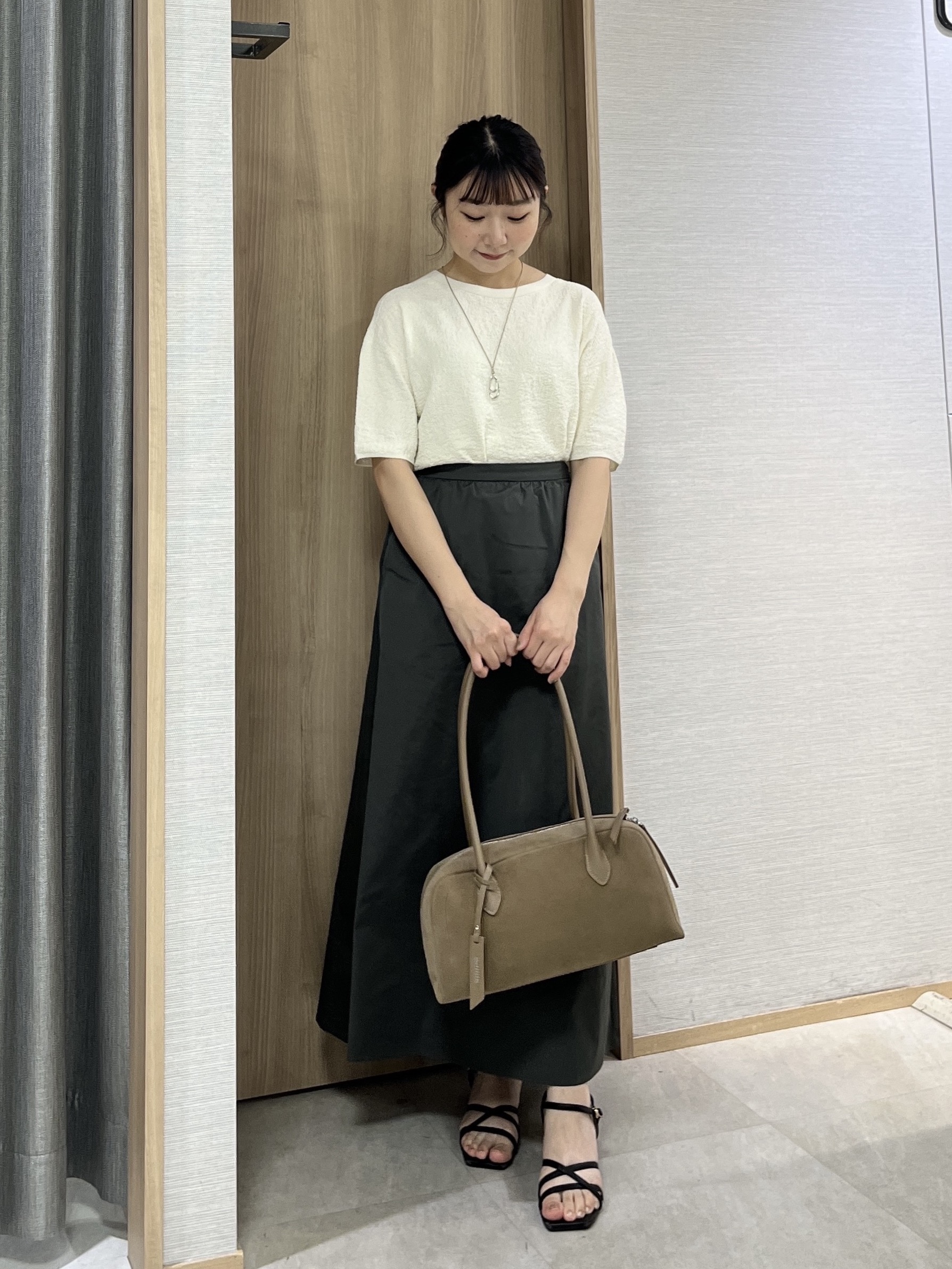 KAHOさんの「UNTITLED｜【セットアップ可/ストレッチ性】ドライタッチニットプルオーバー」を使ったコーディネート