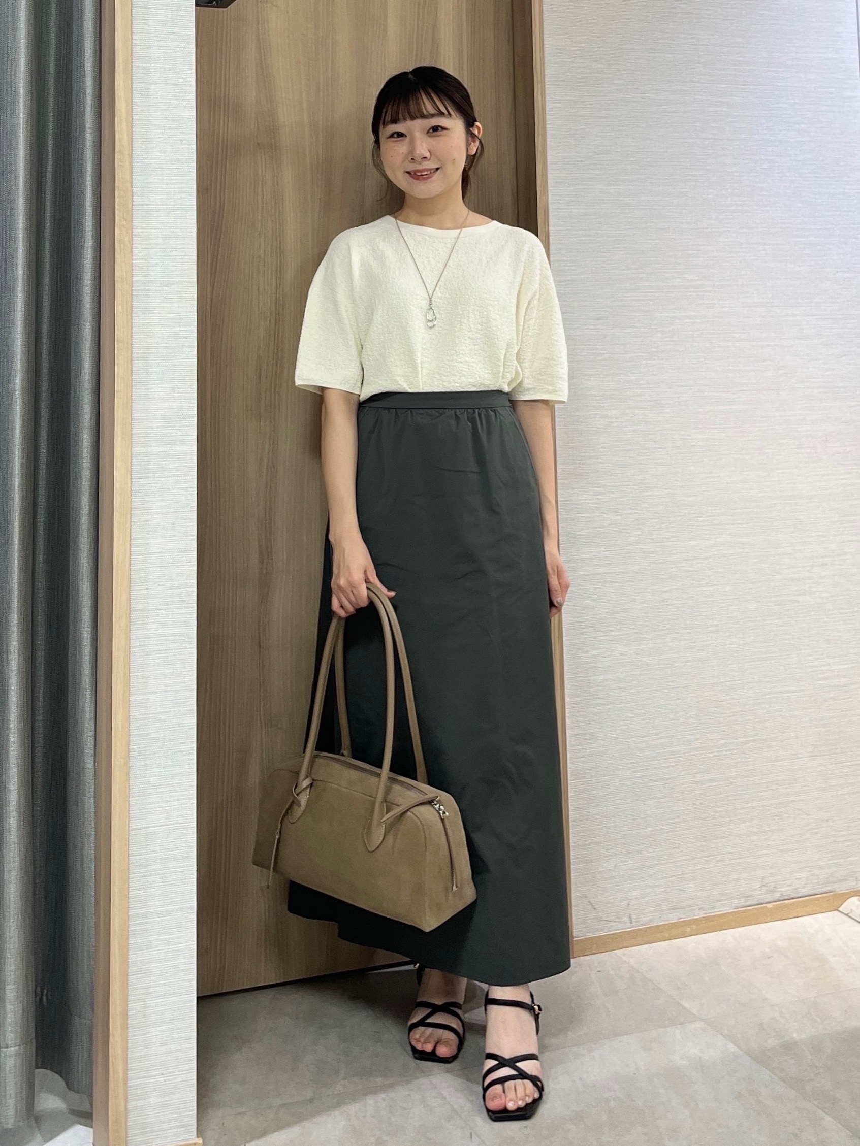 KAHOさんの「UNTITLED｜【セットアップ可/ストレッチ性】ドライタッチニットプルオーバー」を使ったコーディネート