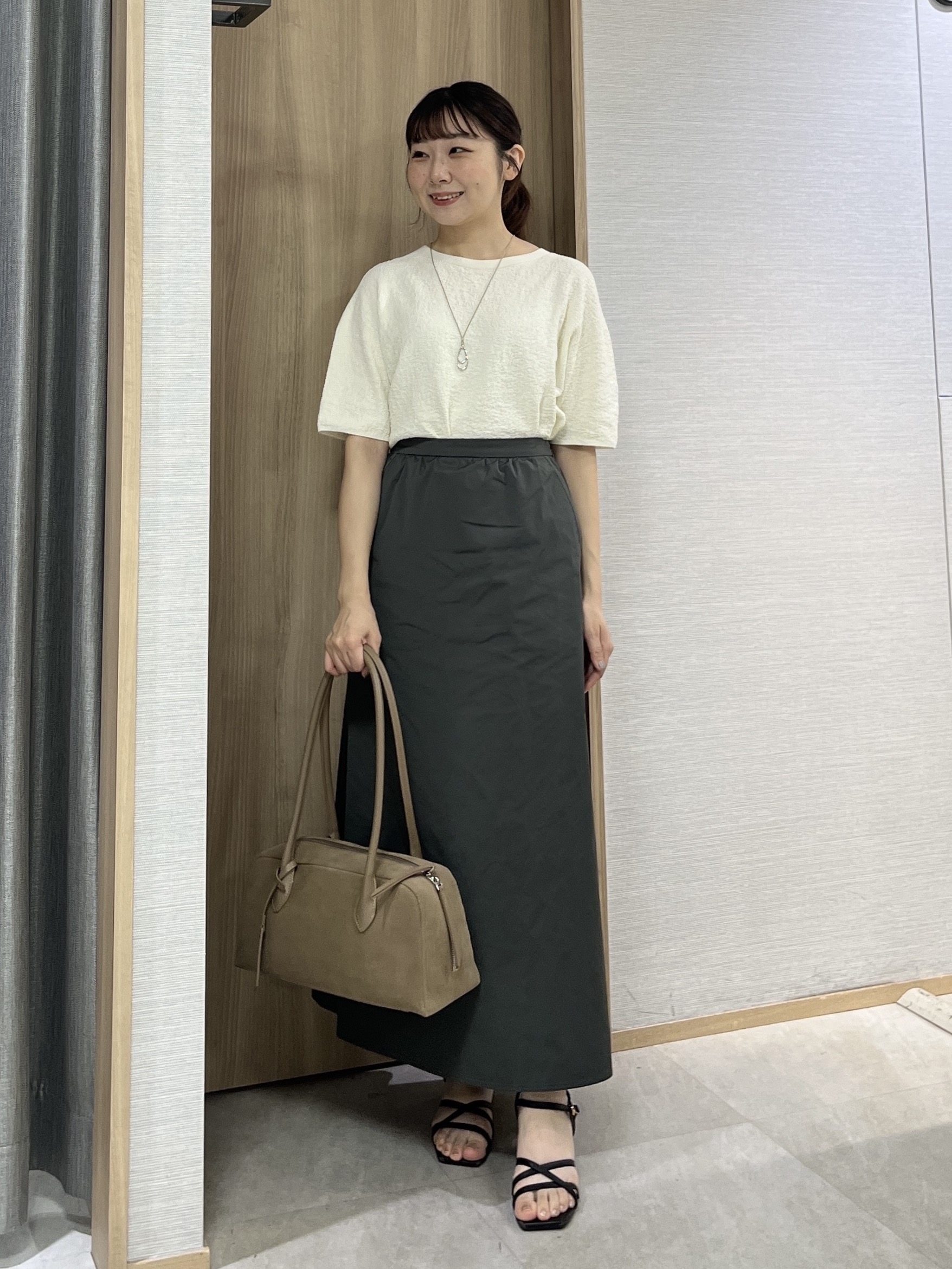 KAHOさんの「UNTITLED｜【セットアップ可/ストレッチ性】ドライタッチニットプルオーバー」を使ったコーディネート