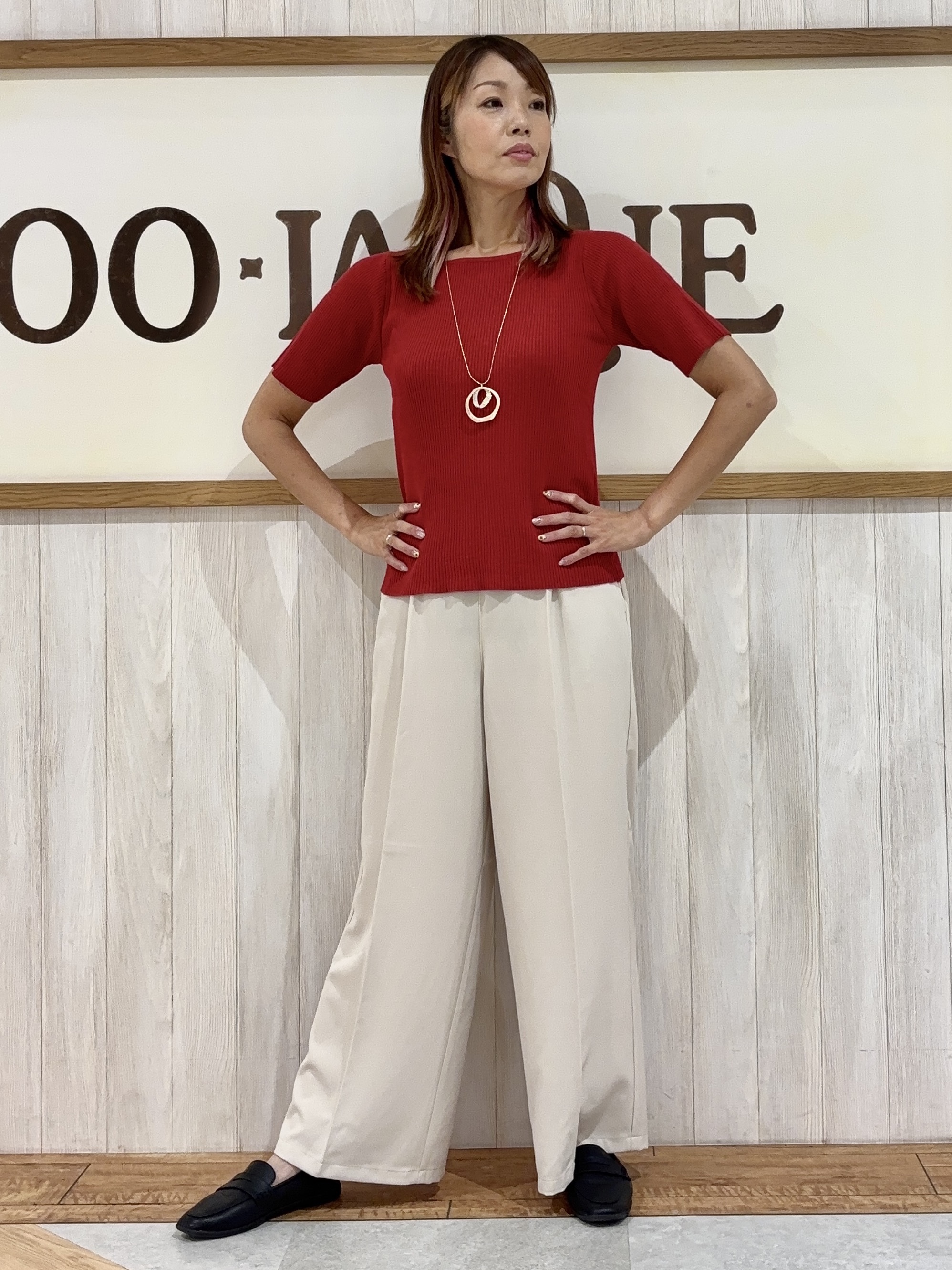 みきぽんさんの「SHOO･LA･RUE｜【毛玉になりにくい/洗濯機可/S-LL】大人上品な 5分袖スクエアトップス」を使ったコーディネート