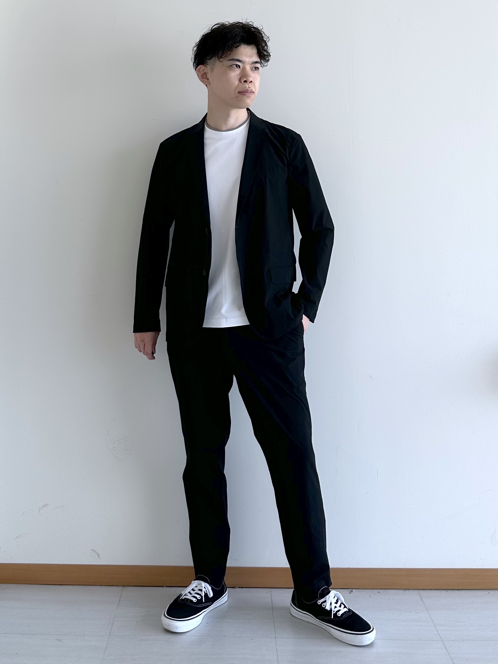 イッシーさんの「TAKEO KIKUCHI｜3Dナイロンストレッチ ジャケット」を使ったコーディネート