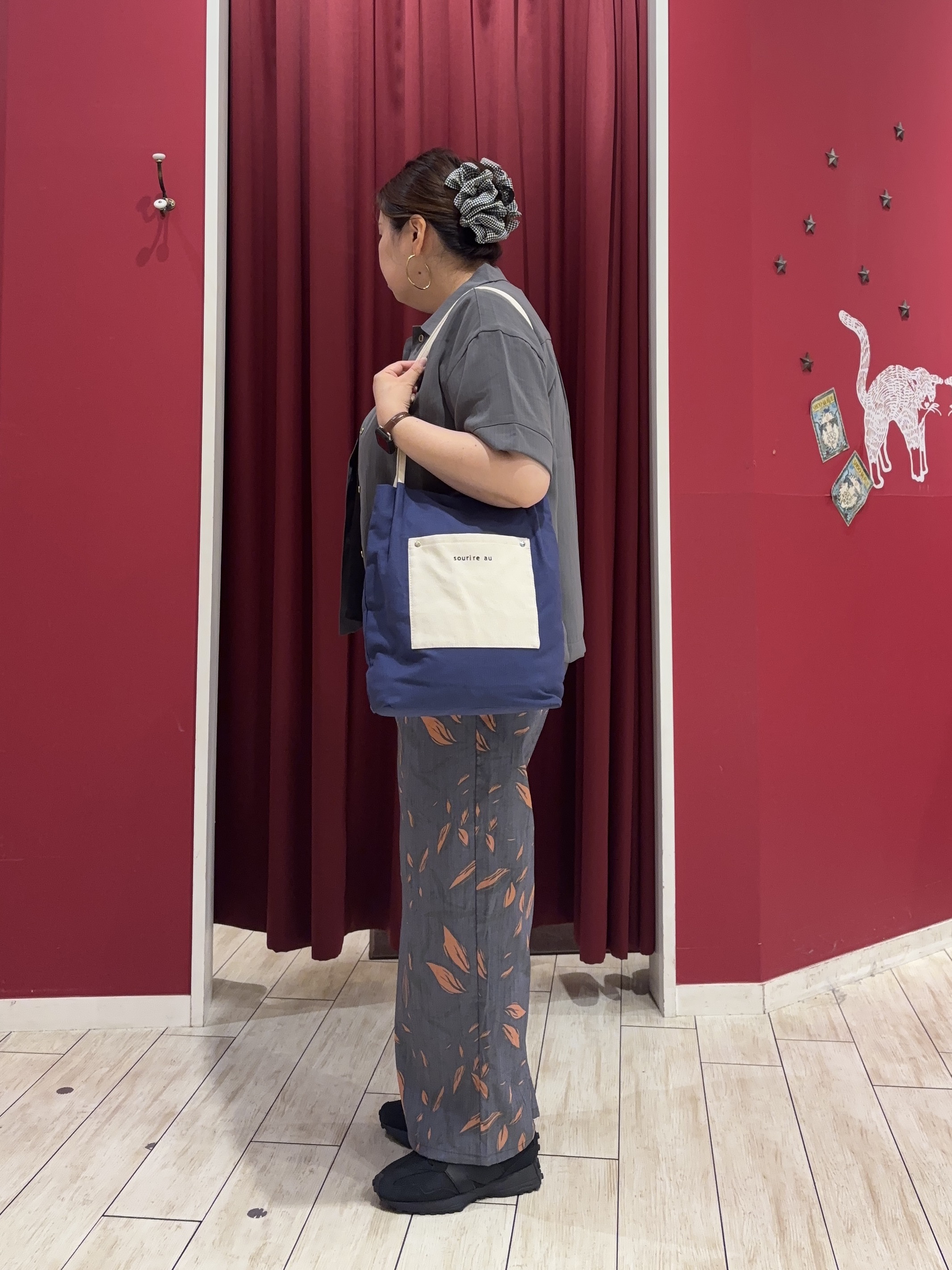 KOZAさんの「SHOO･LA･RUE｜【通気性〇/UV/S-LL】洗濯後しわになりにくい とろみストライプシャツ」を使ったコーディネート