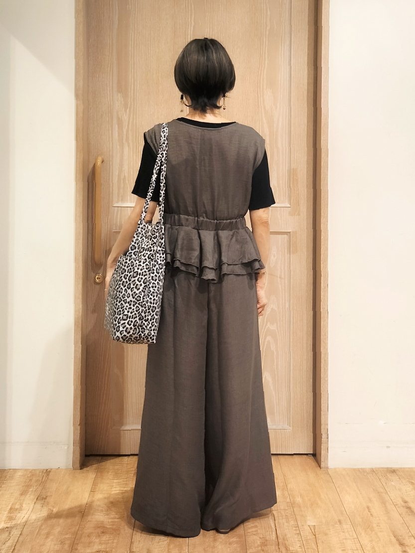 YUKIさんの「SHOO･LA･RUE｜【毛玉になりにくい/洗濯機可/S-LL】大人上品な 5分袖スクエアトップス」を使ったコーディネート