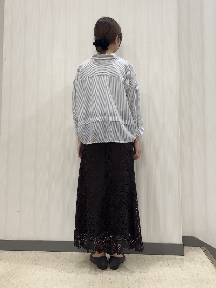 ちひさんの「INDIVI｜【洗える／トレンド】リーフ柄レーススカート」を使ったコーディネート