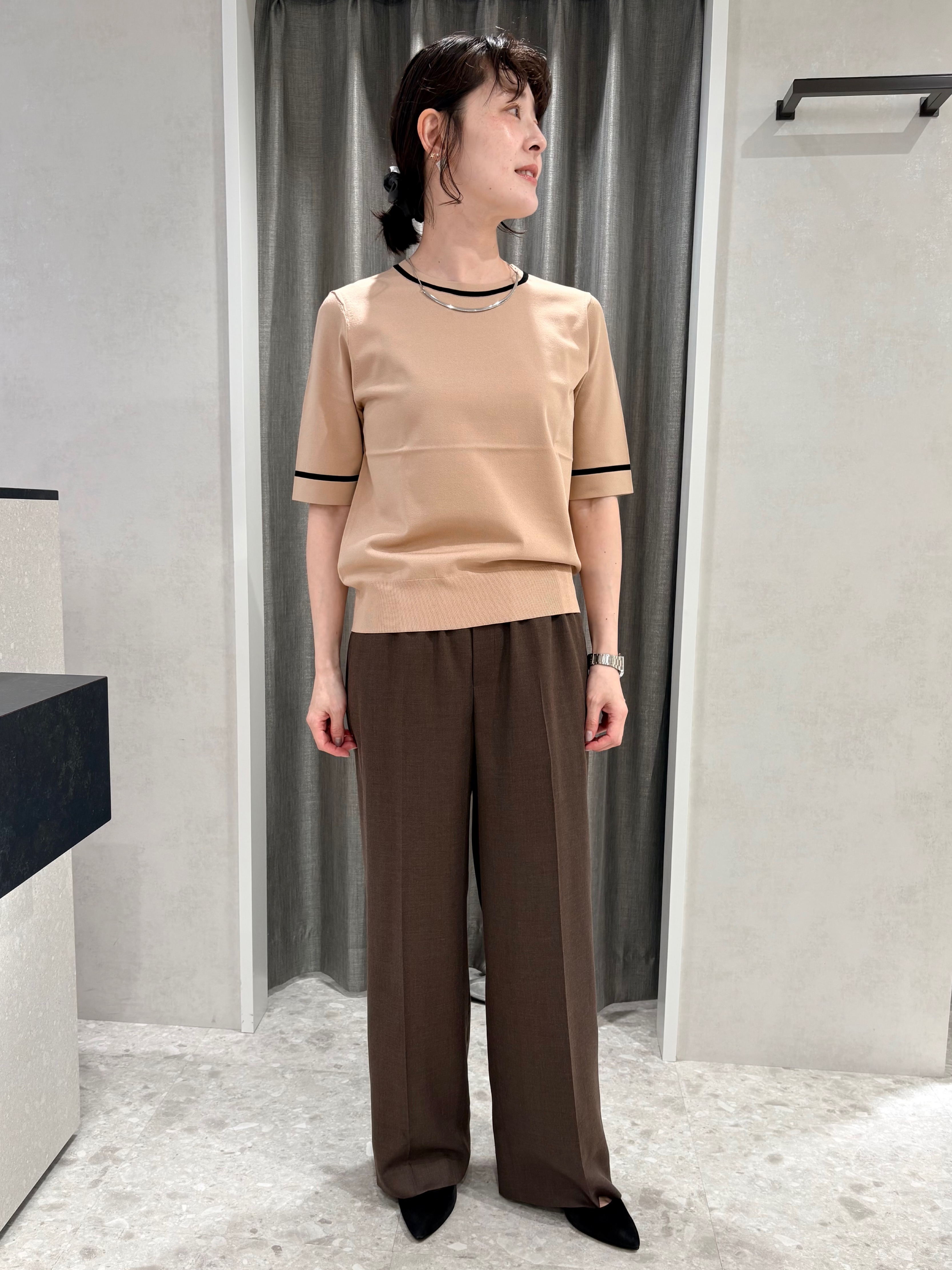 サオリさんの「UNTITLED｜【アンサンブル可/きれいめ/通勤】コンパクト5分袖ニット」を使ったコーディネート