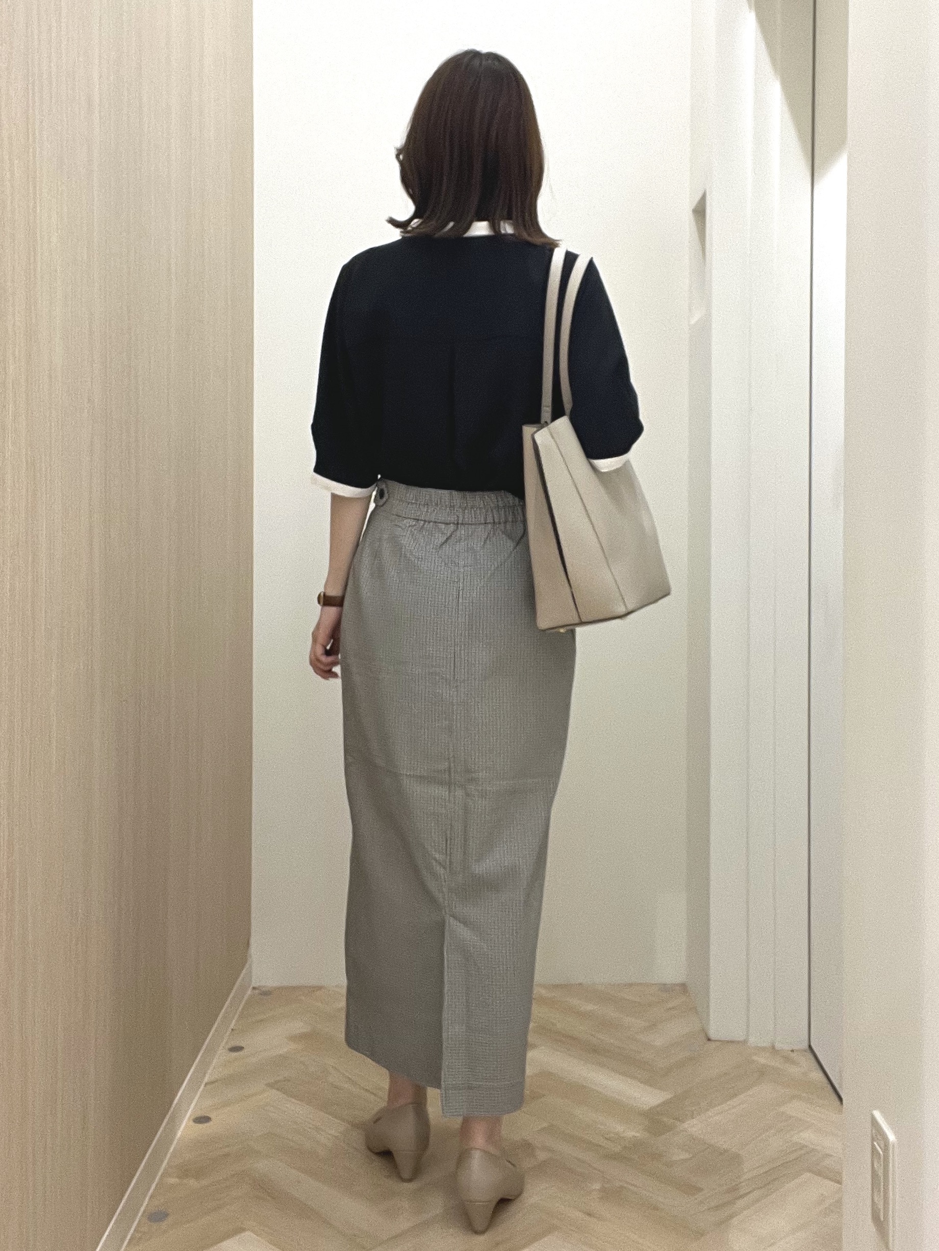  おまつさんの「grove｜【洗濯機OK/シワになりにくい】1枚で華やぐ配色ボウタイブラウス」を使ったコーディネート