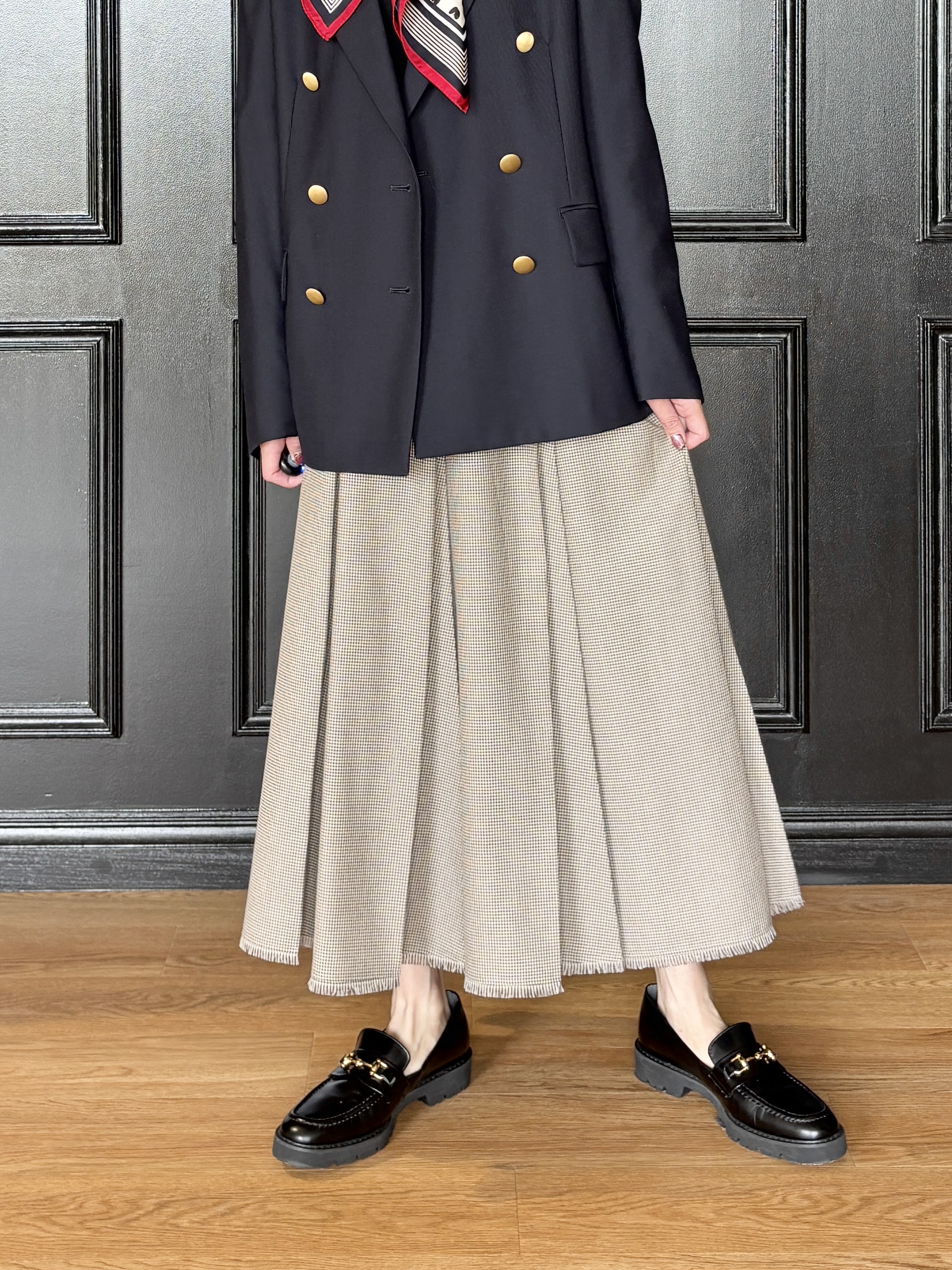 清水夏姫さんの「DRESSTERIOR｜レオパードシルクスカーフ」を使ったコーディネート