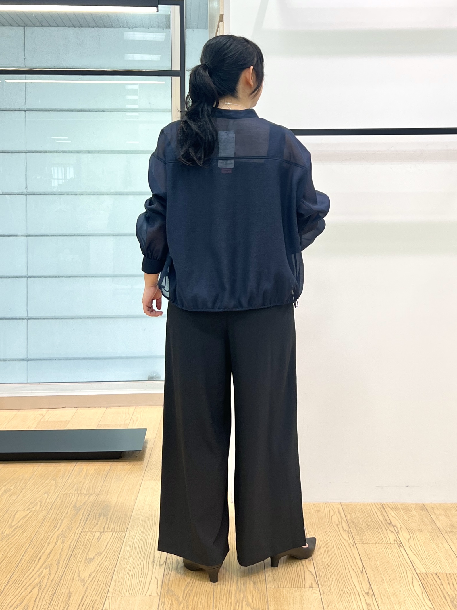 shimaさんの「INDIVI｜【トレンド／2WAY】裾ドロスト付きシアーブラウスブルゾン」を使ったコーディネート