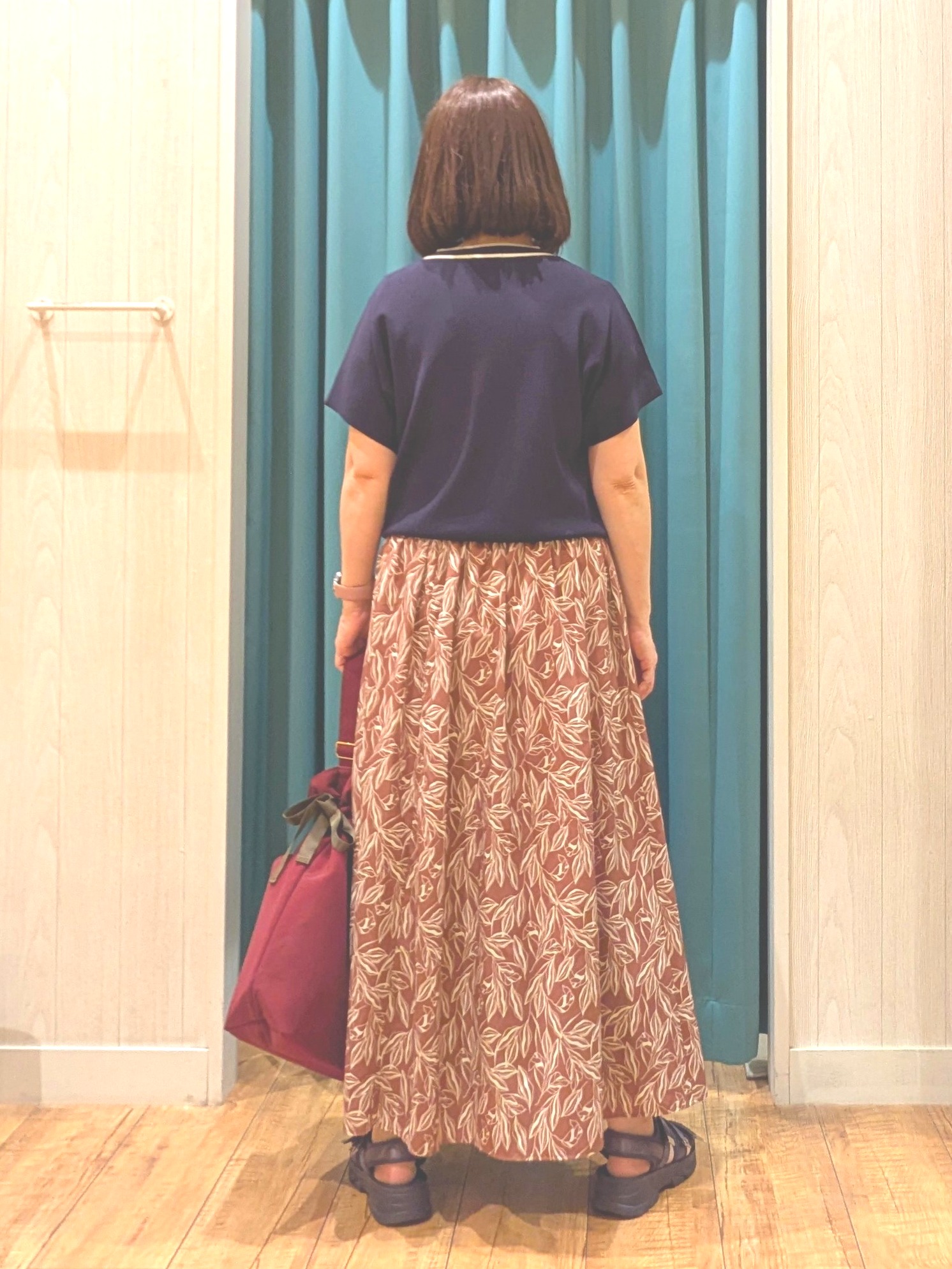ゆーさんさんの「SHOO･LA･RUE｜【高レビュー/ひんやり/毎日洗える/UV】二の腕も隠せる 配色ボウタイニット」を使ったコーディネート