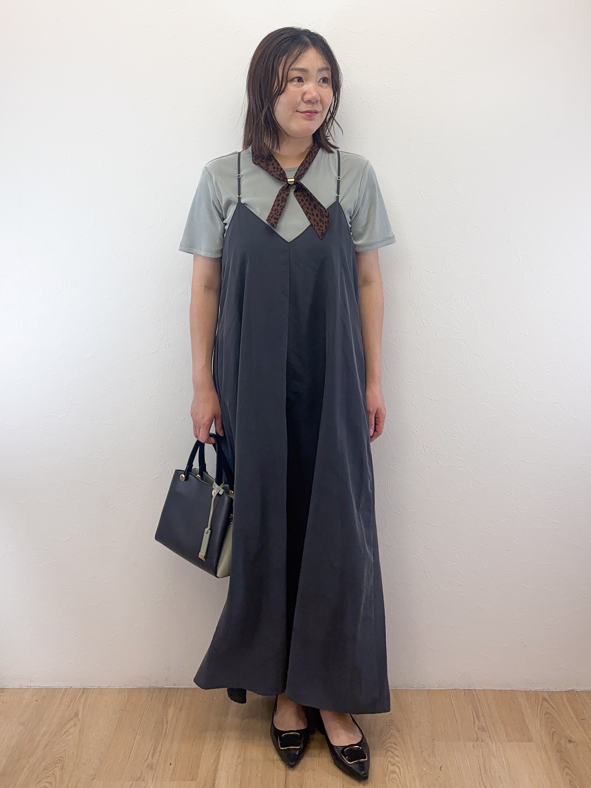 Takeさんの「OPAQUE.CLIP｜【接触冷感】サテンキャミワンピース《前後2WAY／洗濯機OK》」を使ったコーディネート