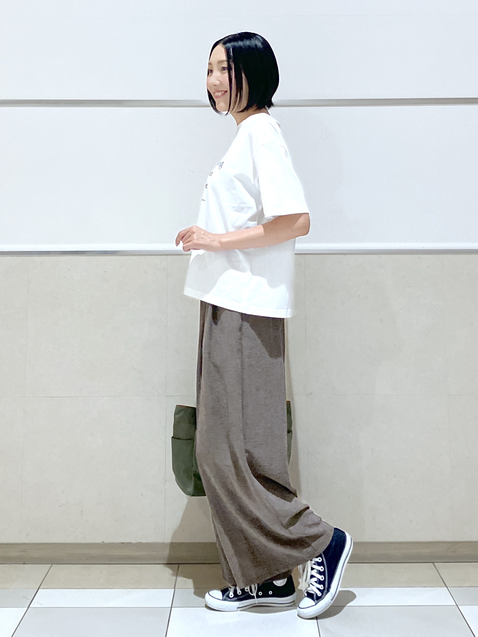 eriko さんの「Dessin｜グラフィックデザイン Tシャツ」を使ったコーディネート