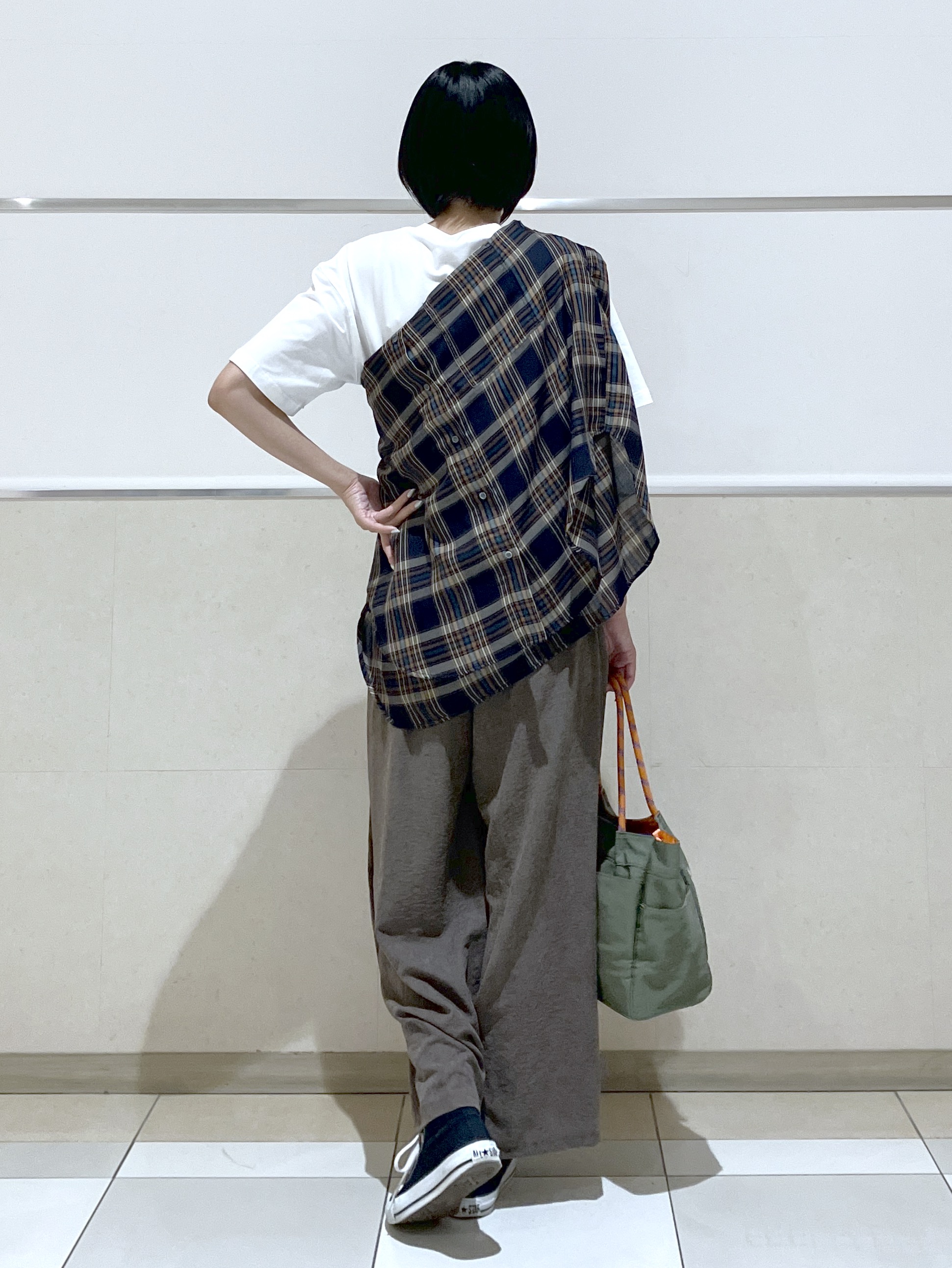 eriko さんの「Dessin｜グラフィックデザイン Tシャツ」を使ったコーディネート