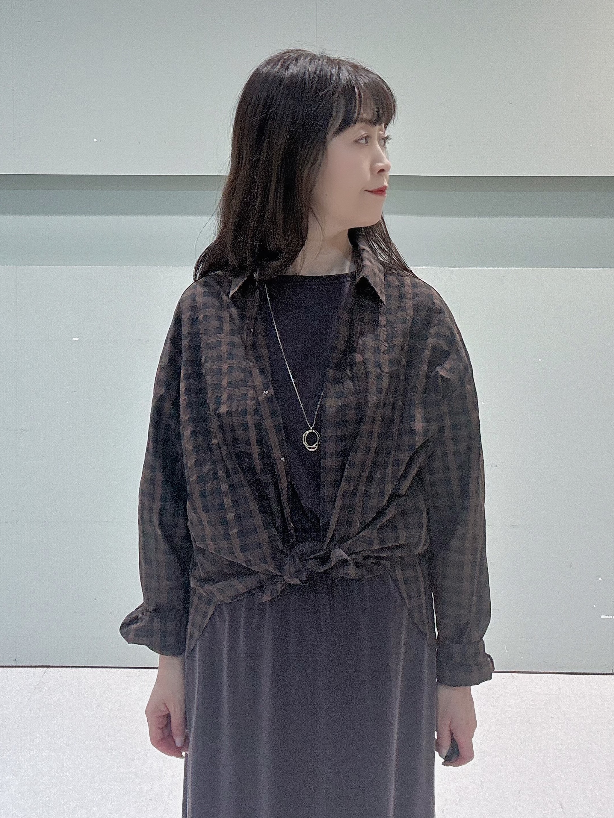 makiさんの「UNTITLED｜【秋映え/羽織り】シアーチェックシャツブラウス」を使ったコーディネート