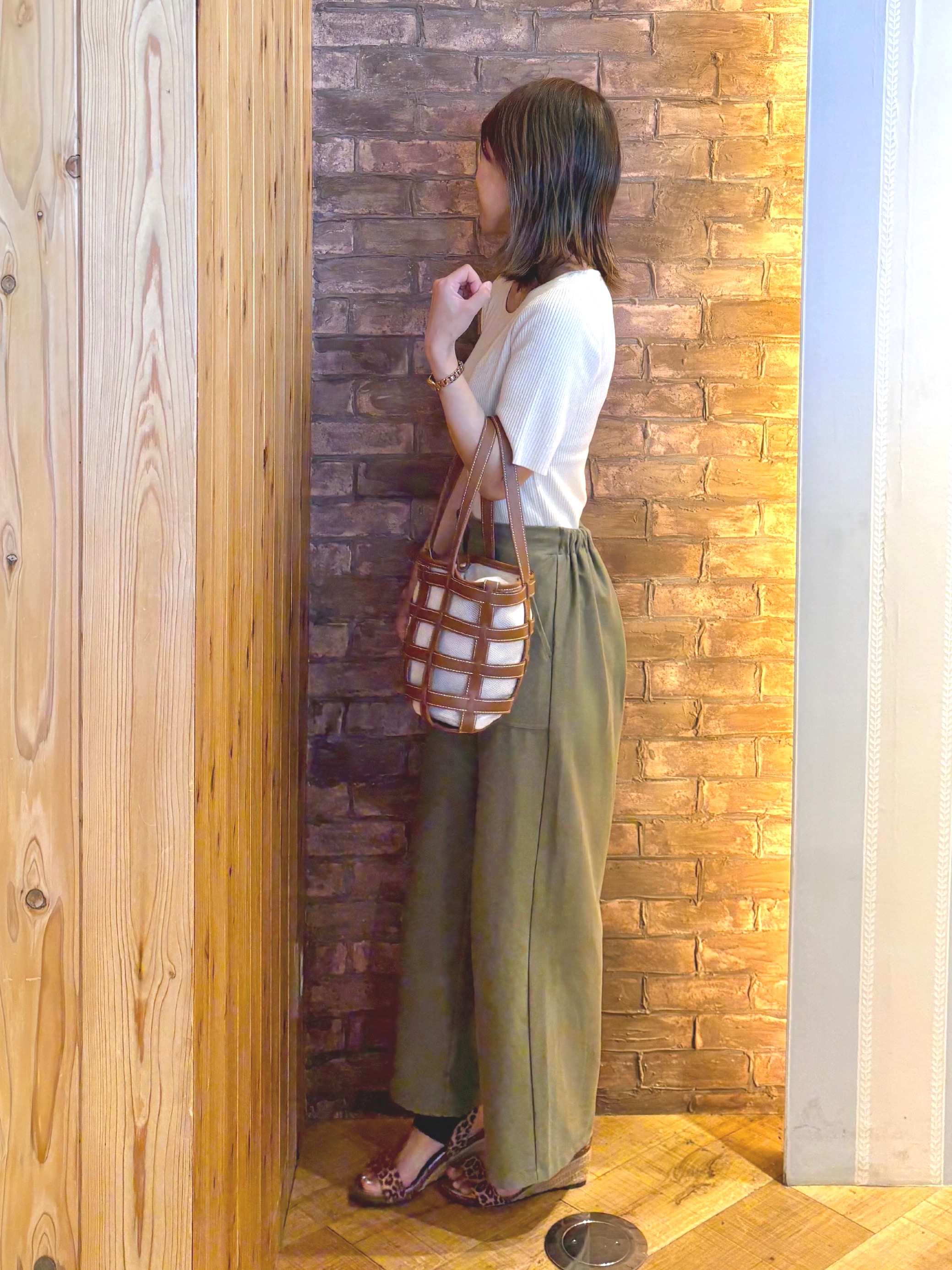mieさんの「SHOO･LA･RUE｜【毛玉になりにくい/洗濯機可/S-LL】大人上品な 5分袖スクエアトップス」を使ったコーディネート