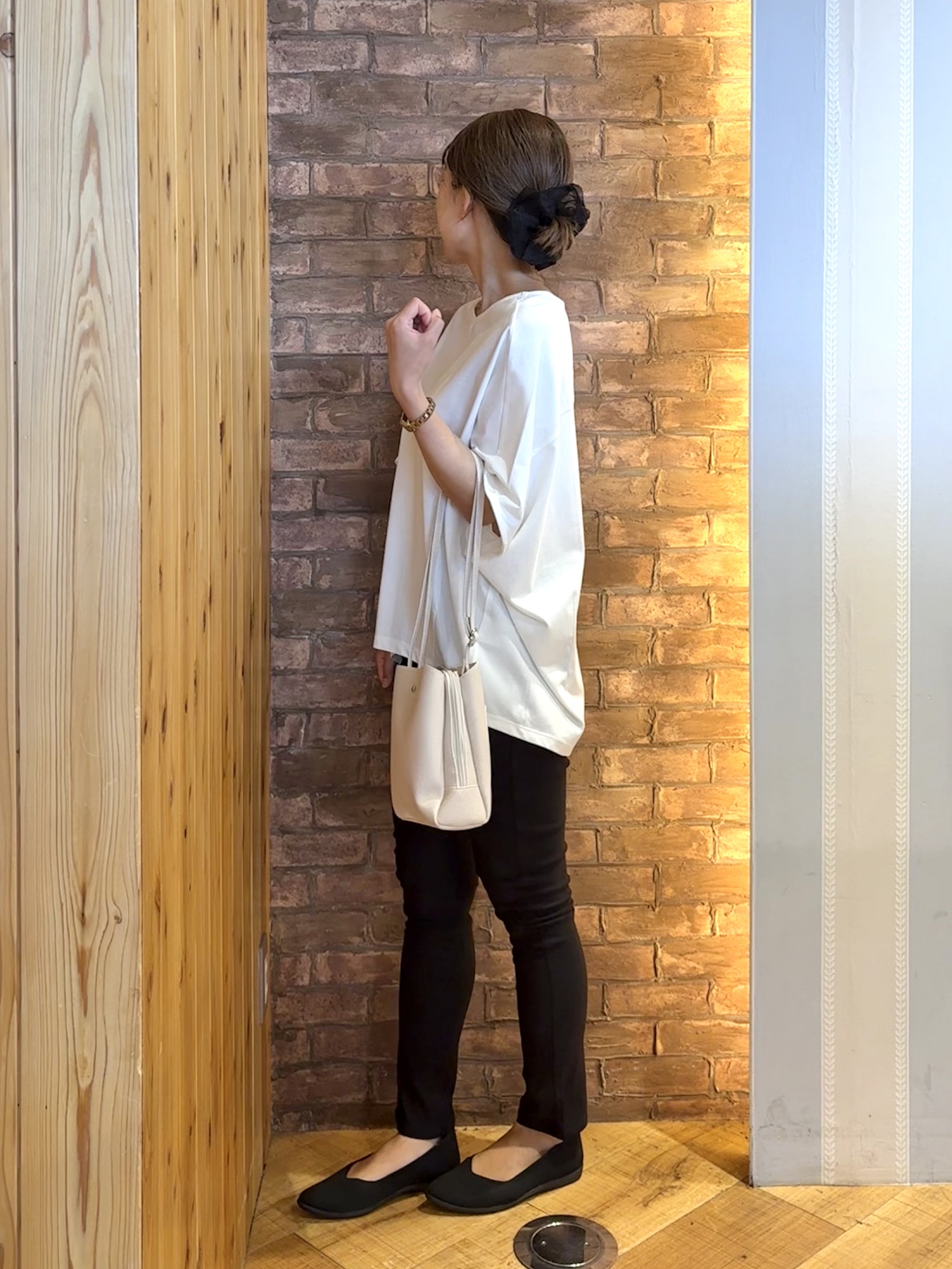 mieさんの「SHOO･LA･RUE｜【洗濯機可/体型カバー】インせず着られる 上品見えのドルマントップス」を使ったコーディネート