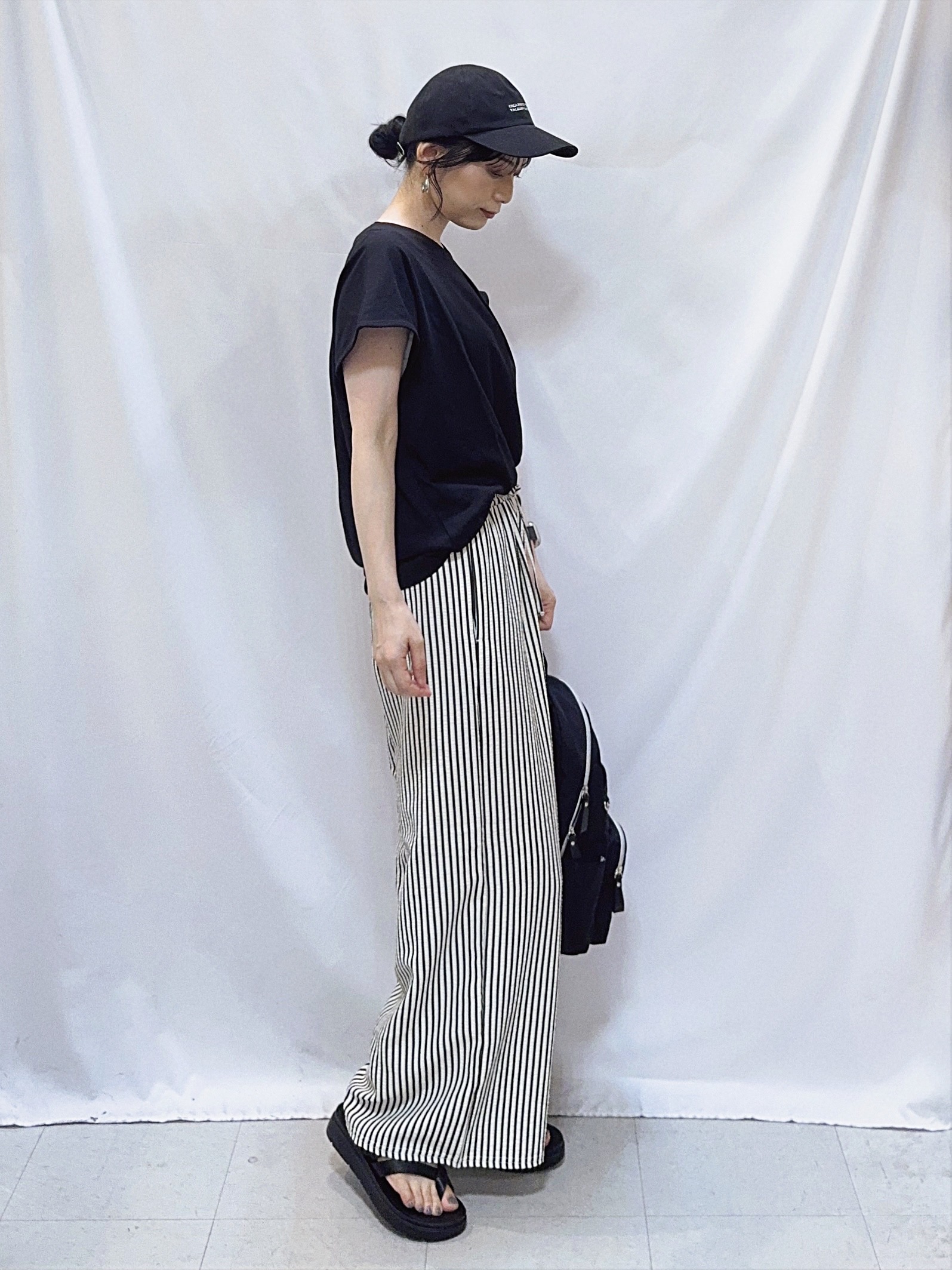 𝐇𝐢𝐫𝐨𝐦𝐢さんの「SHOO･LA･RUE｜【前後2WAY/S-LL/洗濯機可】楽に着られて好印象 やわらかトップス」を使ったコーディネート