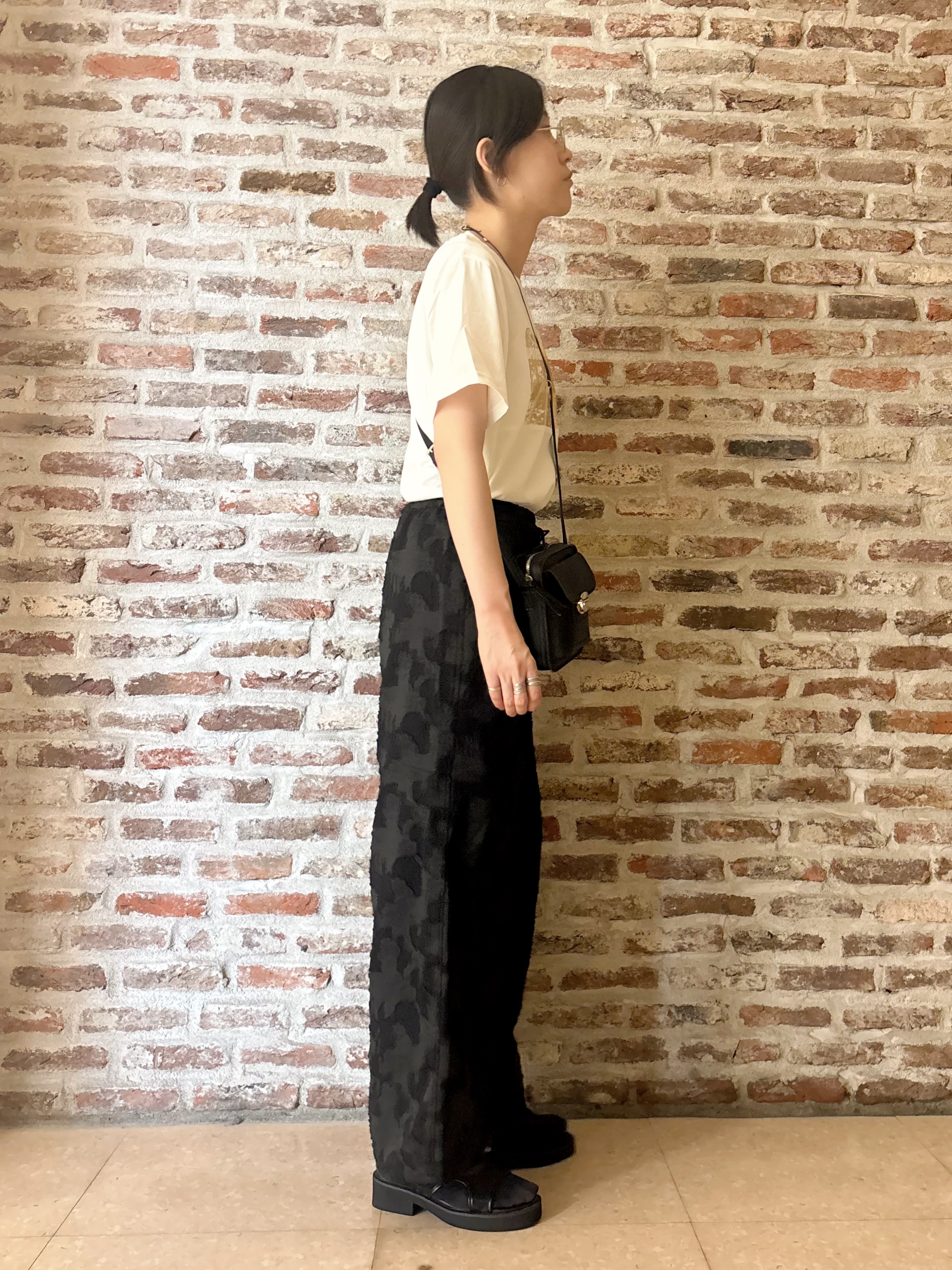 しばさんの「THE SHOP TK｜【吸水速乾】プリントアソートTシャツ」を使ったコーディネート