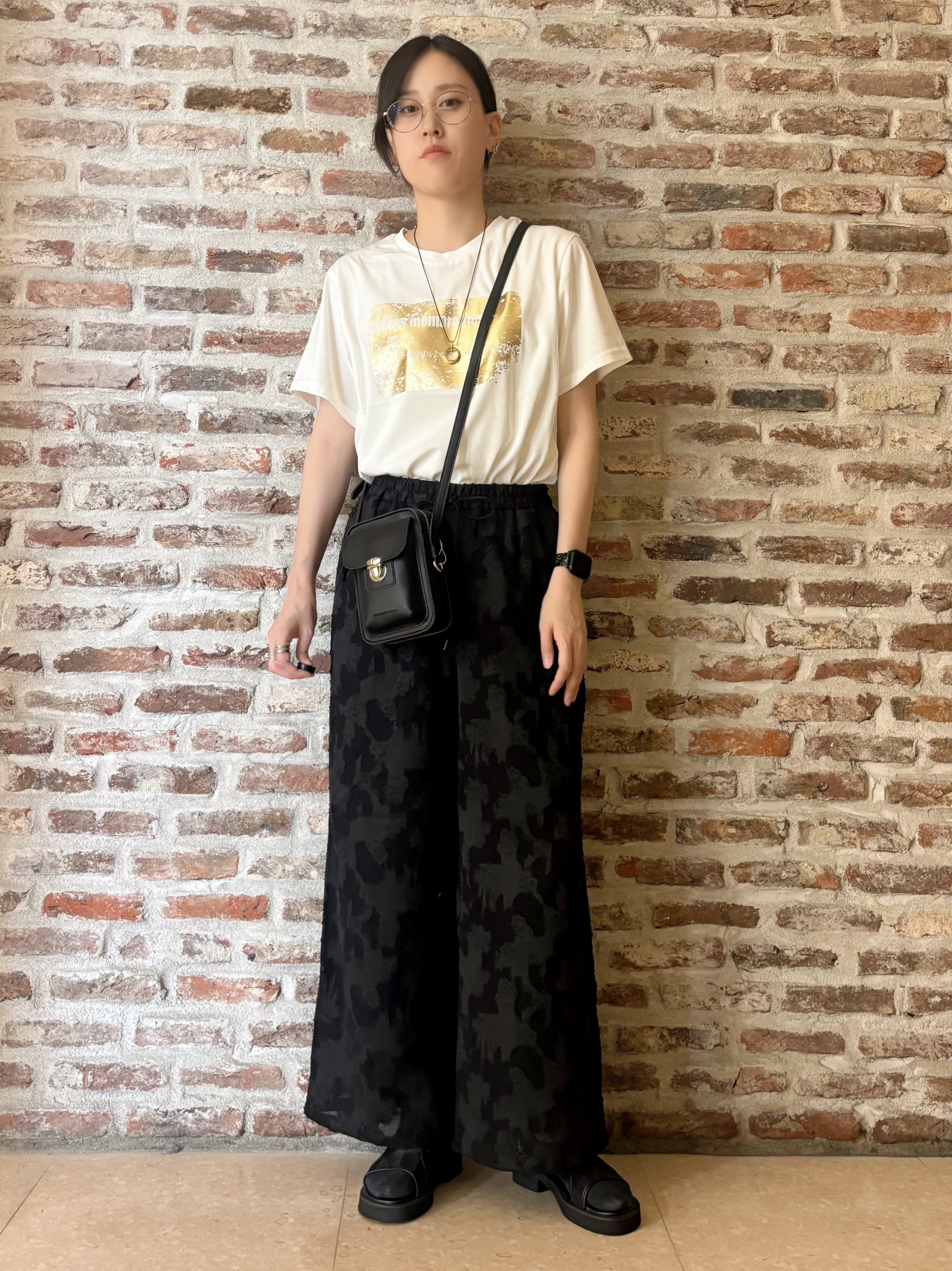 しばさんの「THE SHOP TK｜【吸水速乾】プリントアソートTシャツ」を使ったコーディネート