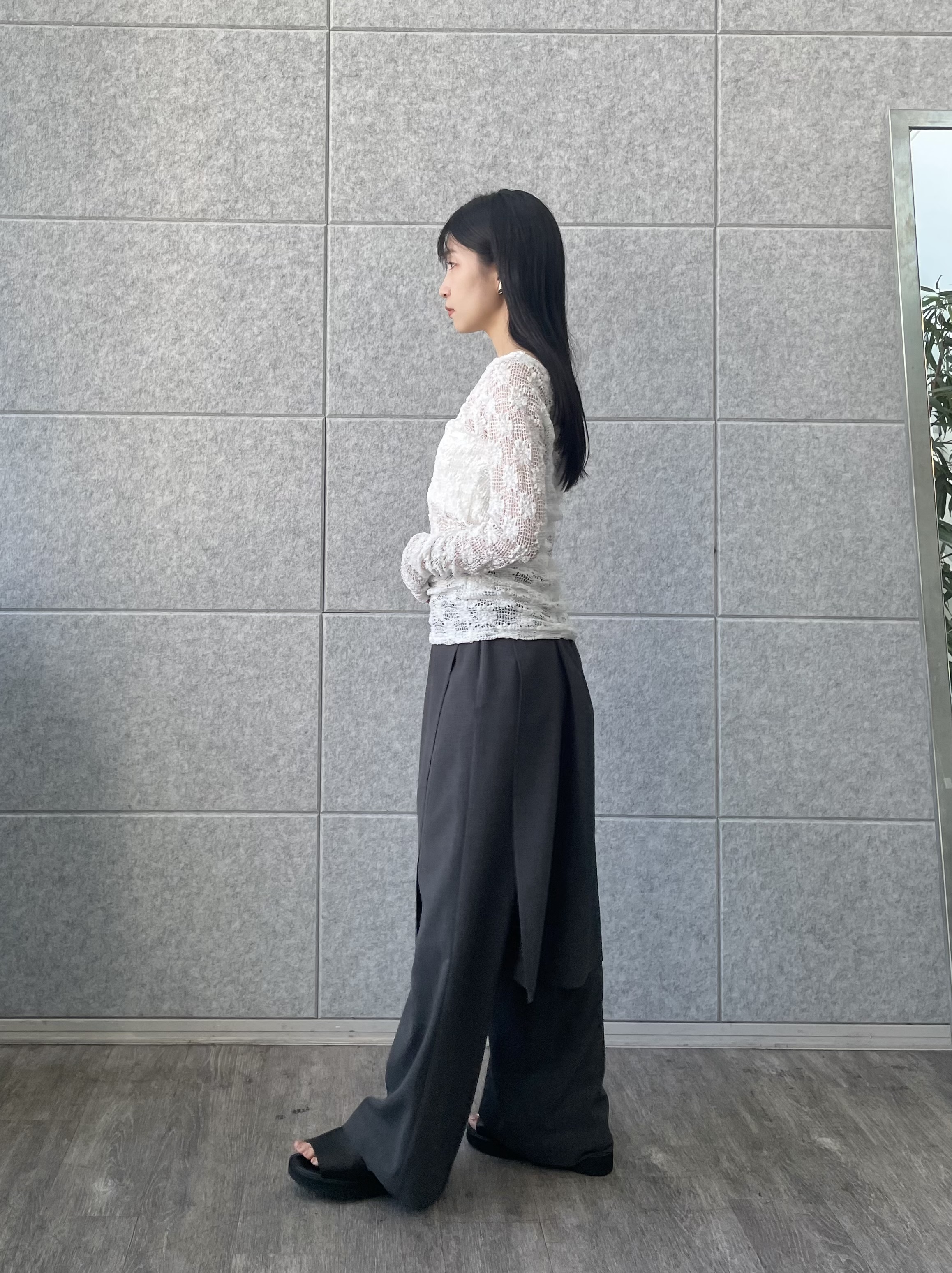 丸山加奈子さんの「CODE A｜PROTAGONISTA｜layered trousers」を使ったコーディネート