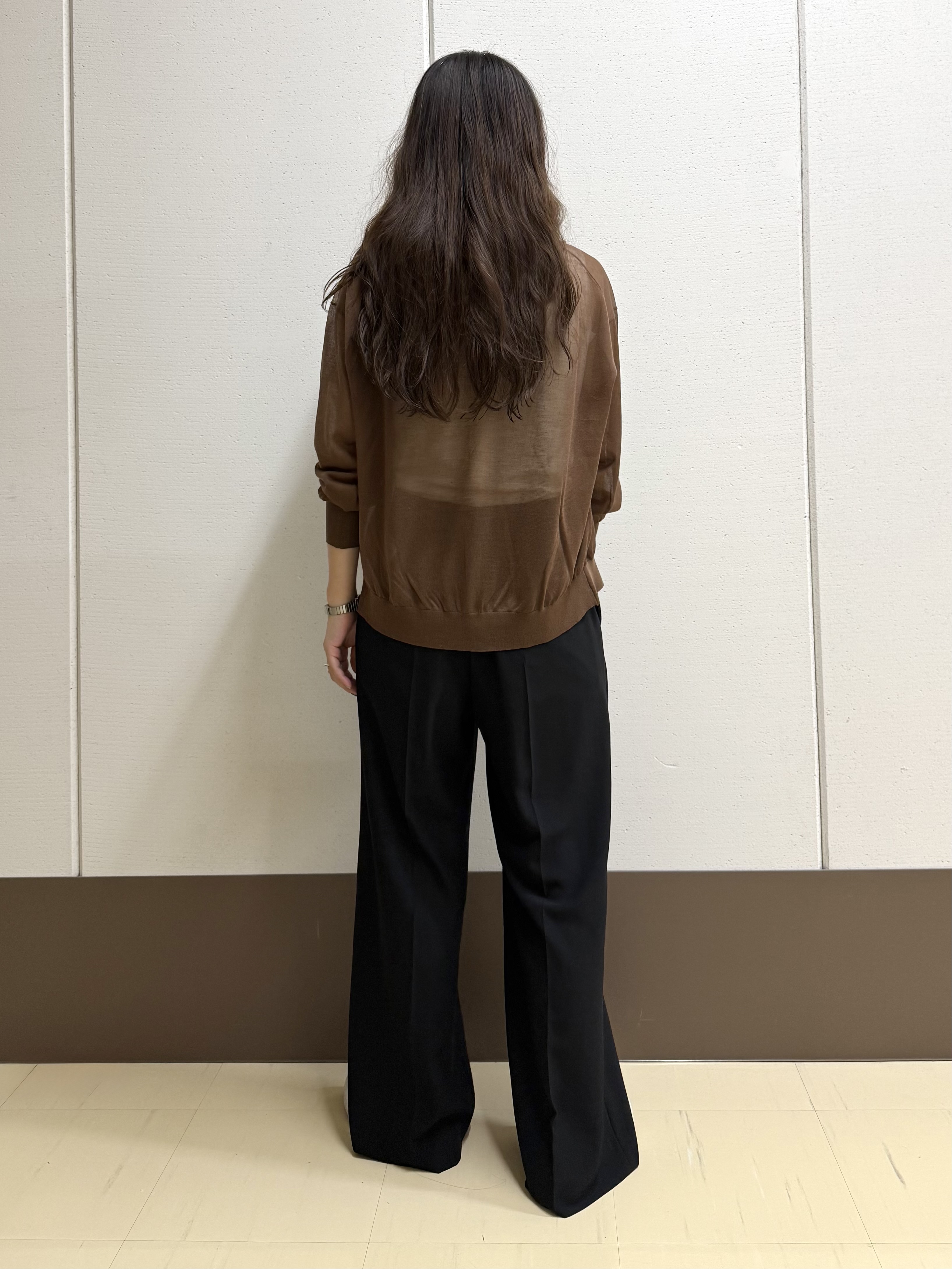 mamiさんの「INDIVI｜【秋羽織／洗える／シアー】フーディー カーディガンニット」を使ったコーディネート