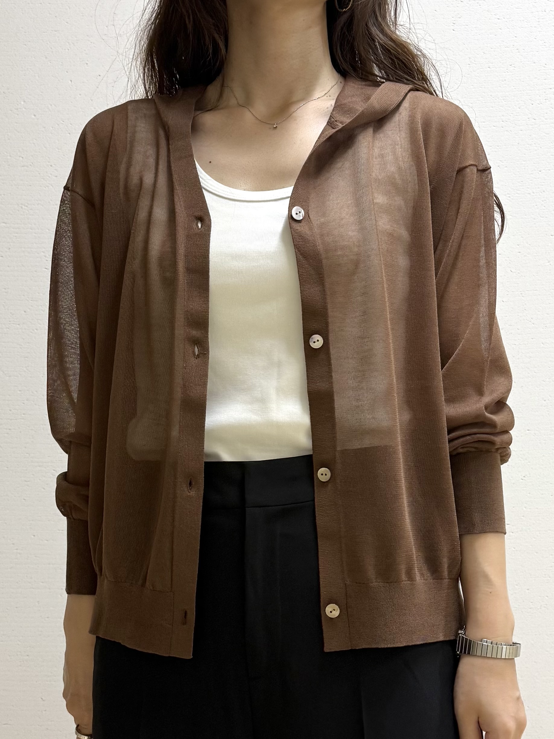 mamiさんの「INDIVI｜【秋羽織／洗える／シアー】フーディー カーディガンニット」を使ったコーディネート