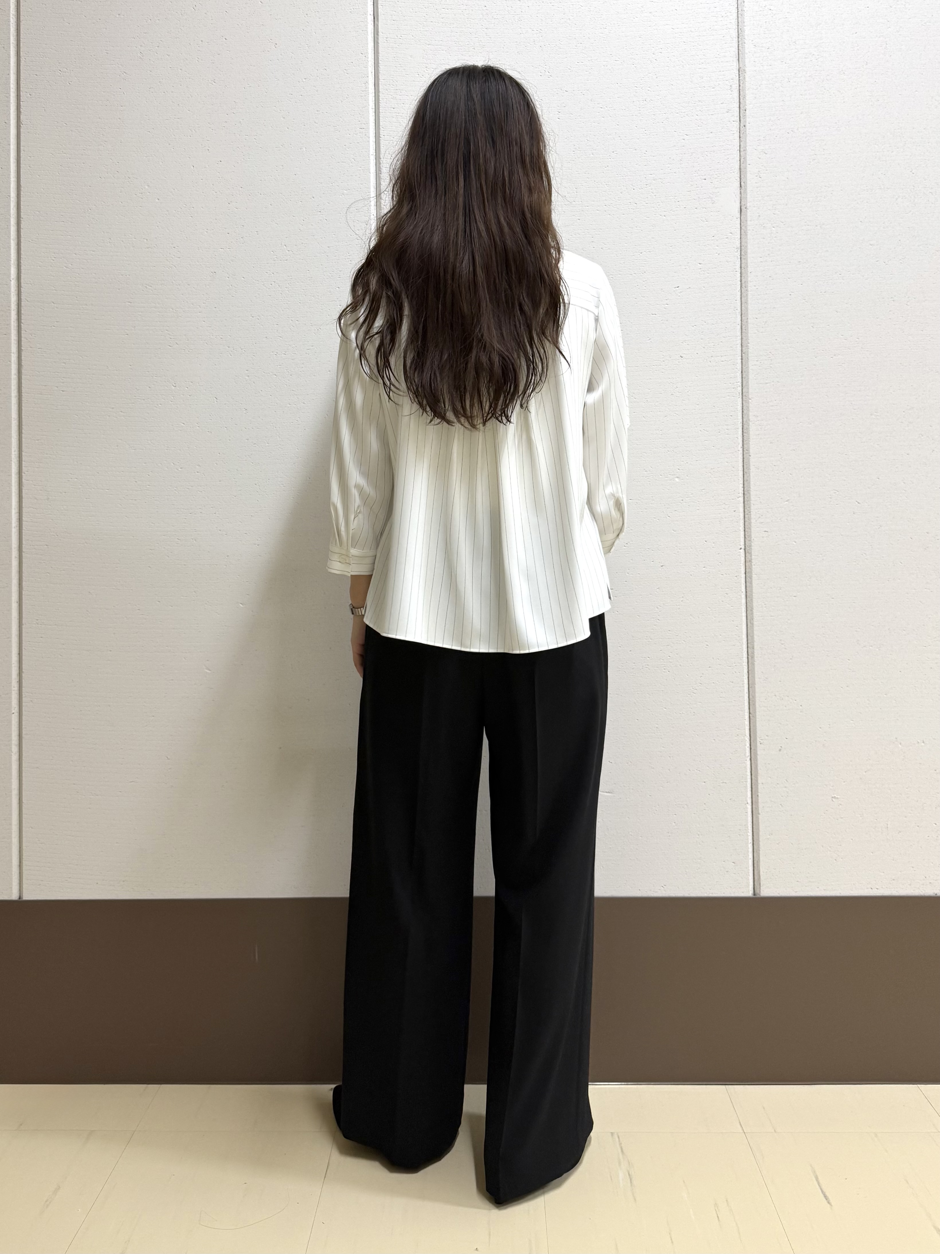 mamiさんの「INDIVI｜【接触冷感/UVケア/夏羽織り/着る日傘】ケープ風ブラウス」を使ったコーディネート