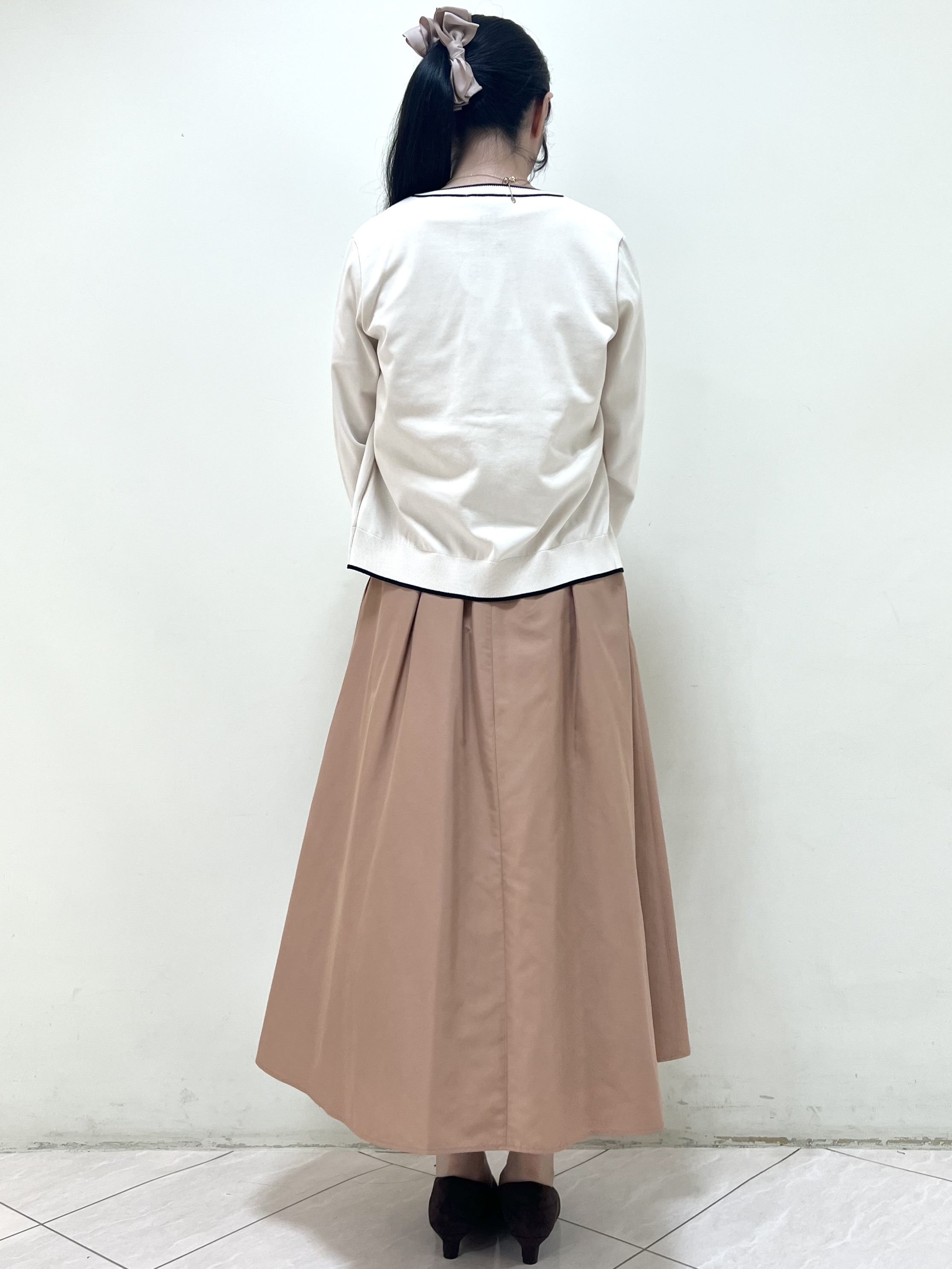 yanaさんの「Reflect｜【UVカット／アンサンブル／手洗い可】バイカラーニットカーディガン」を使ったコーディネート
