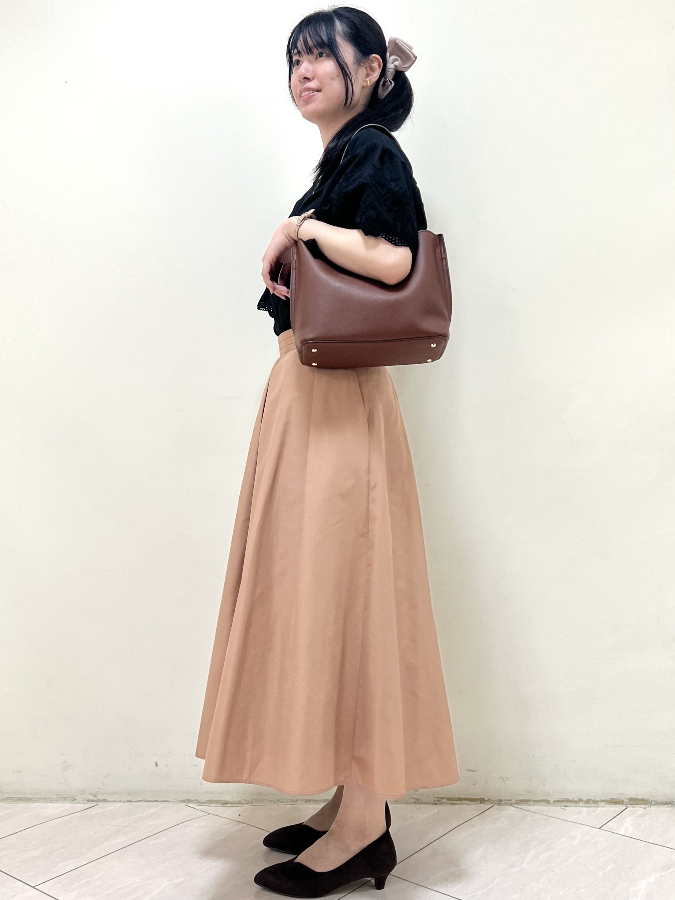 yanaさんの「Reflect｜【通勤◎】スカラップレーススリーブ ブラウス」を使ったコーディネート