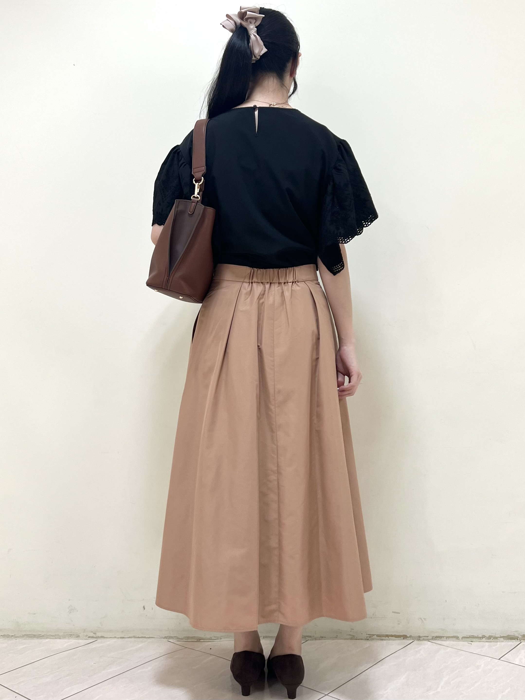 yanaさんの「Reflect｜【通勤◎】スカラップレーススリーブ ブラウス」を使ったコーディネート