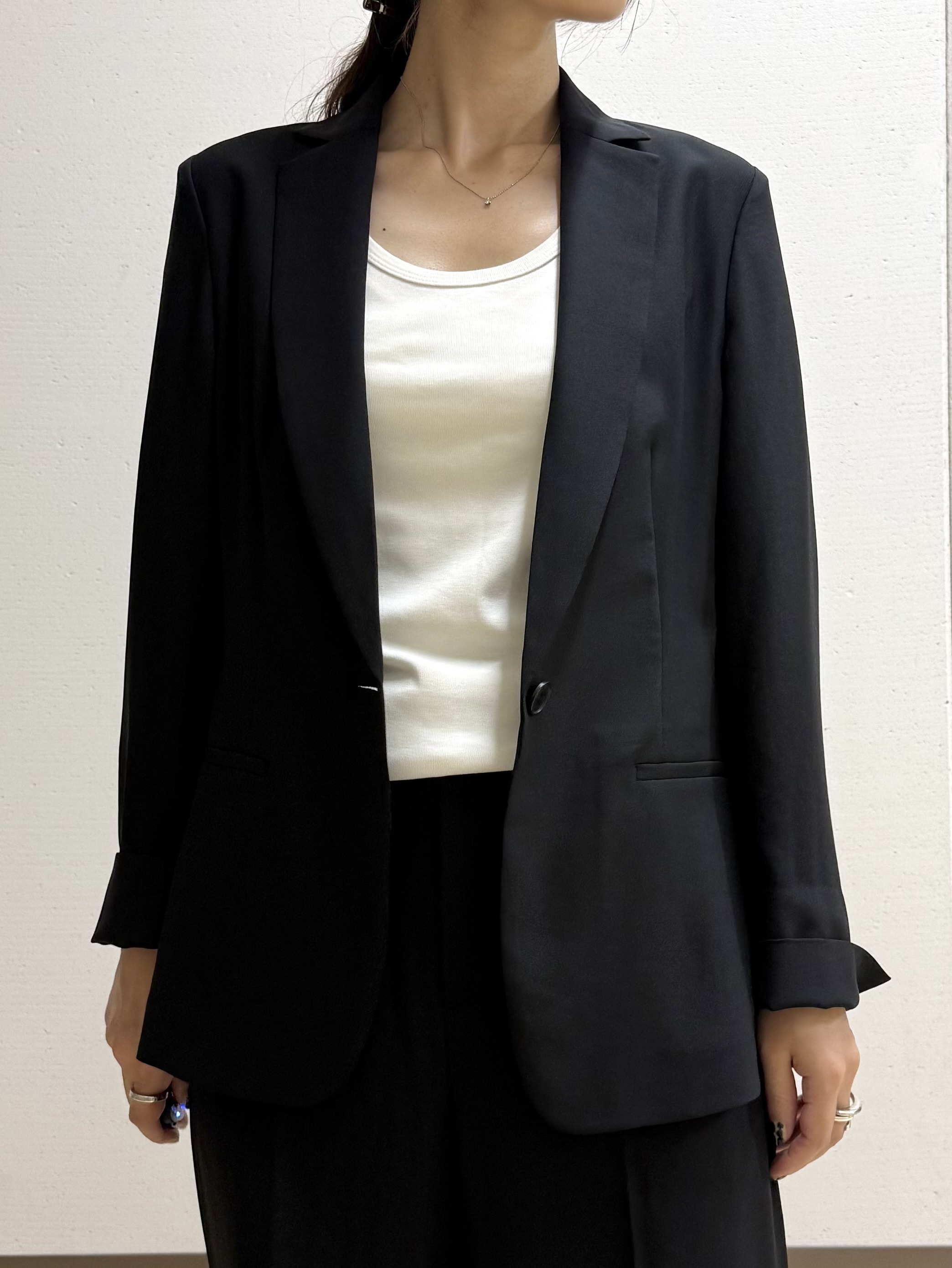 mamiさんの「INDIVI｜【初秋/UVケア/着る日傘】 テーラードジャケット」を使ったコーディネート
