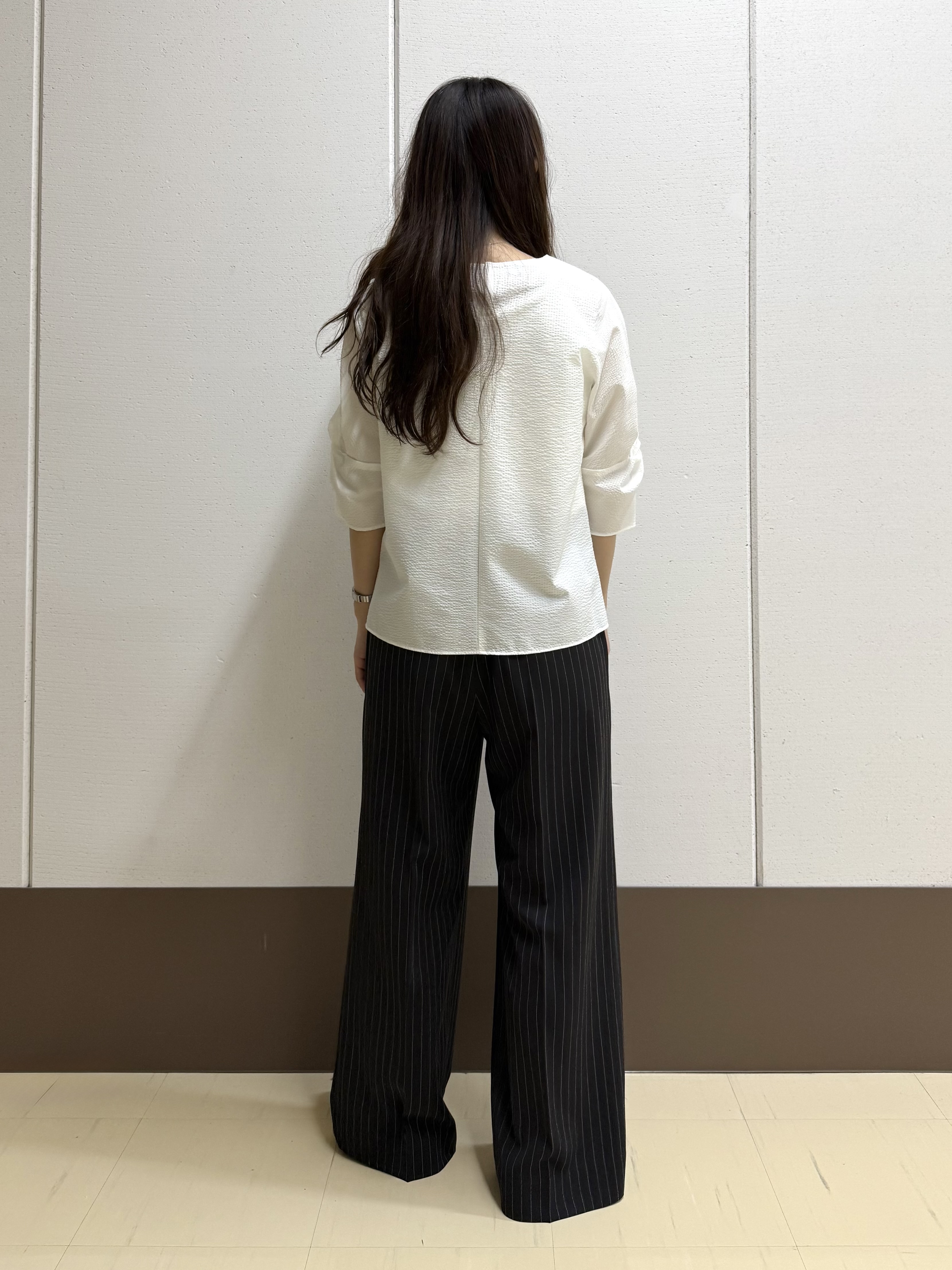mamiさんの「INDIVI｜【洗える／UVケア】ねじり袖サッカートップス」を使ったコーディネート