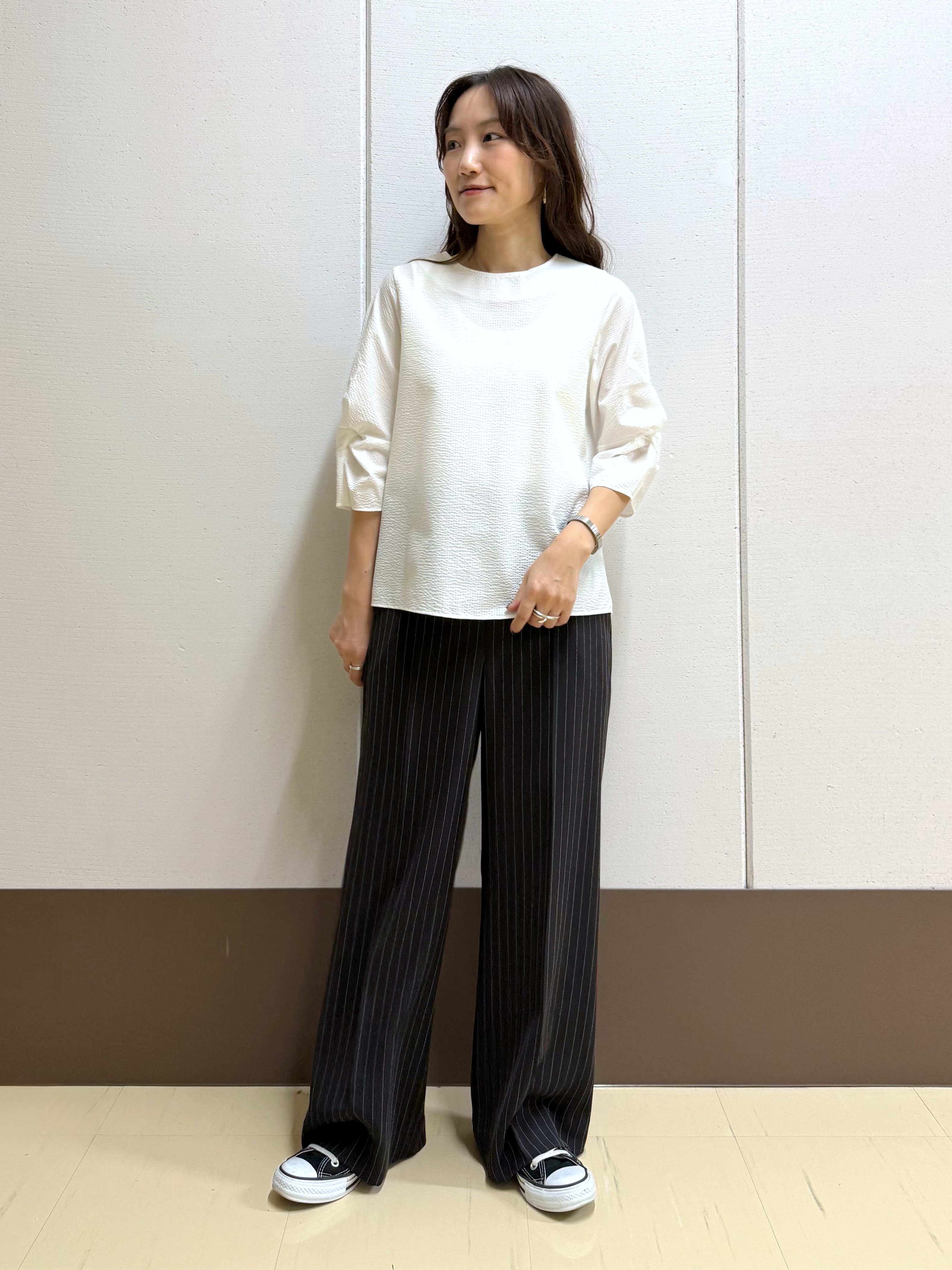 mamiさんの「INDIVI｜【洗える／UVケア】ねじり袖サッカートップス」を使ったコーディネート