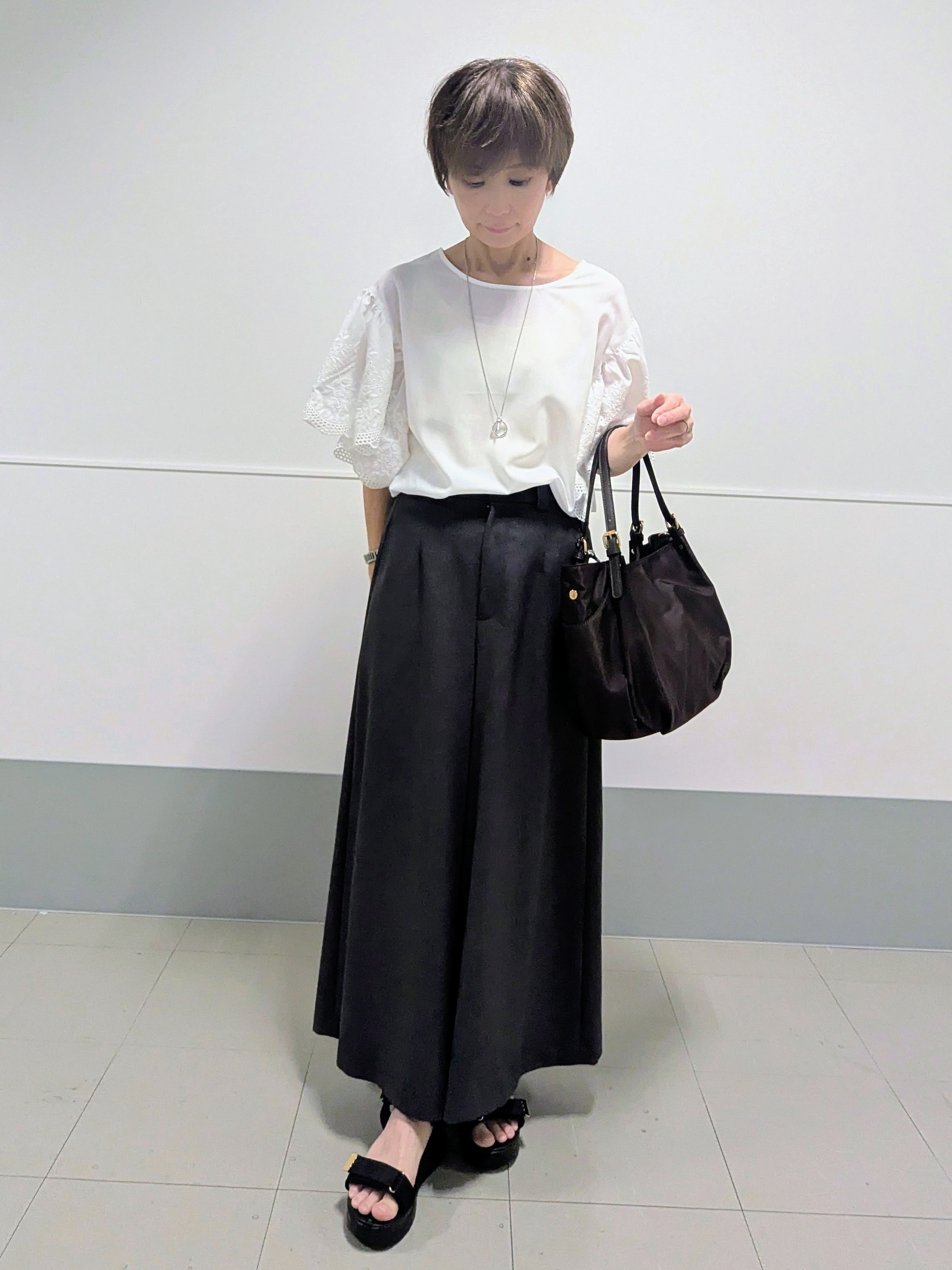 nishiさんの「Reflect｜【通勤◎】スカラップレーススリーブ ブラウス」を使ったコーディネート