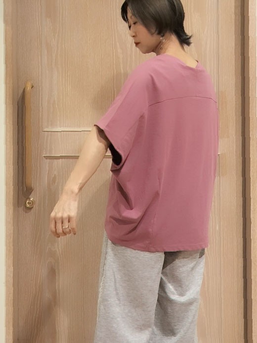YUKIさんの「SHOO･LA･RUE｜【ひんやり/体型カバー】インせず着られる 上品見えのドルマントップス」を使ったコーディネート