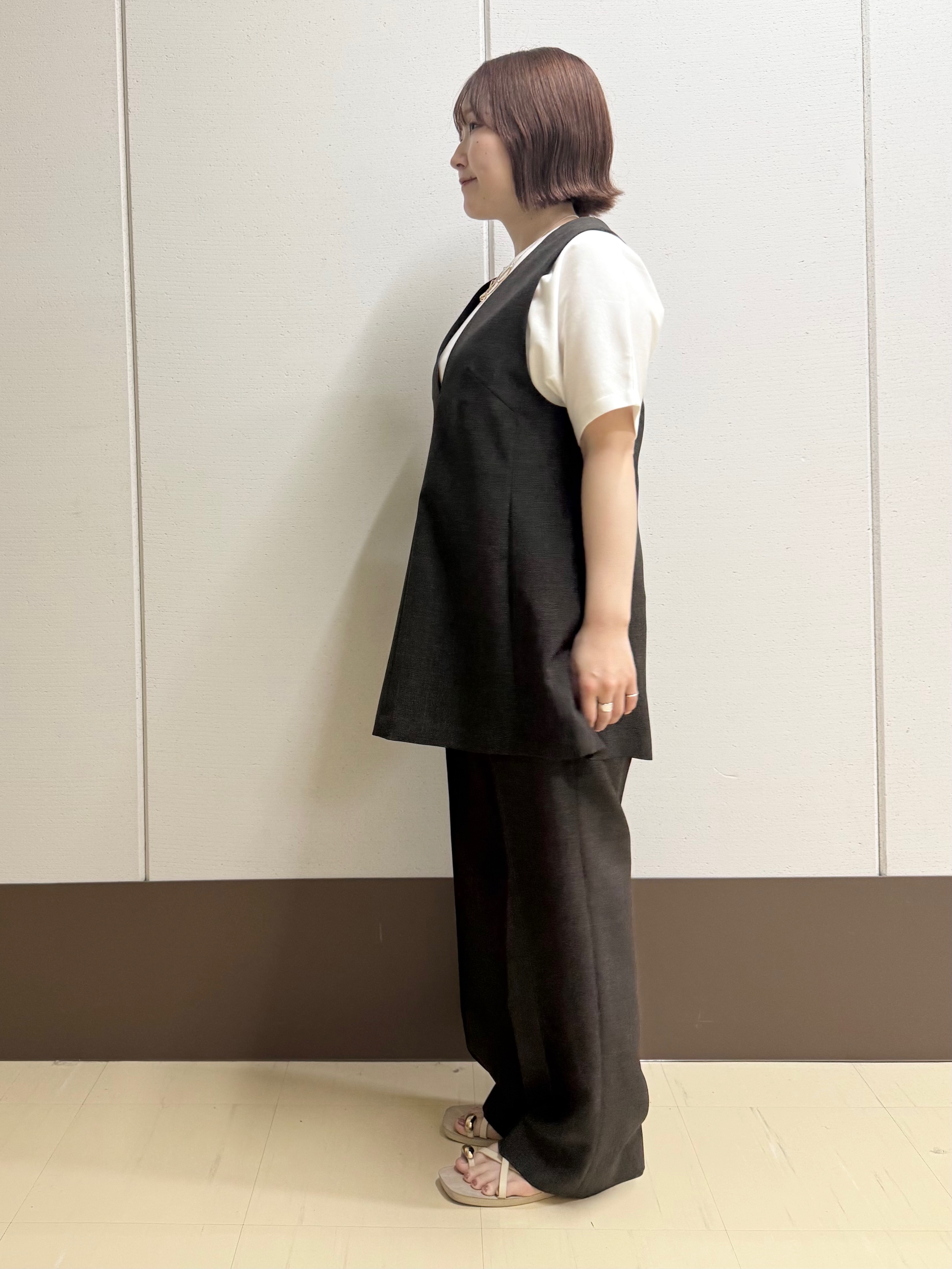 Rikoさんの「INDIVI｜【UVケア／接触冷感】リネン風チュニックベスト」を使ったコーディネート