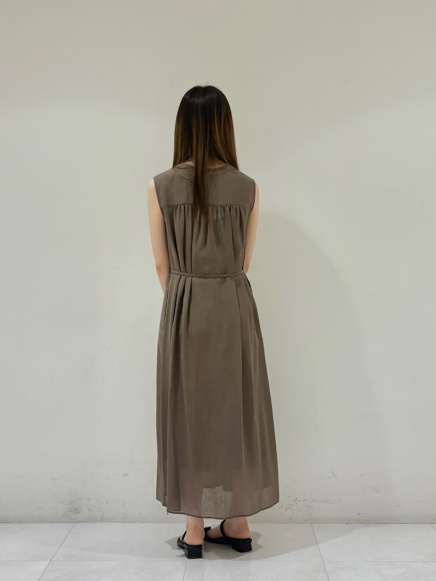 kyokaさんの「UNTITLED｜【秋映え/ジレとしても〇】シアーVネックワンピース」を使ったコーディネート
