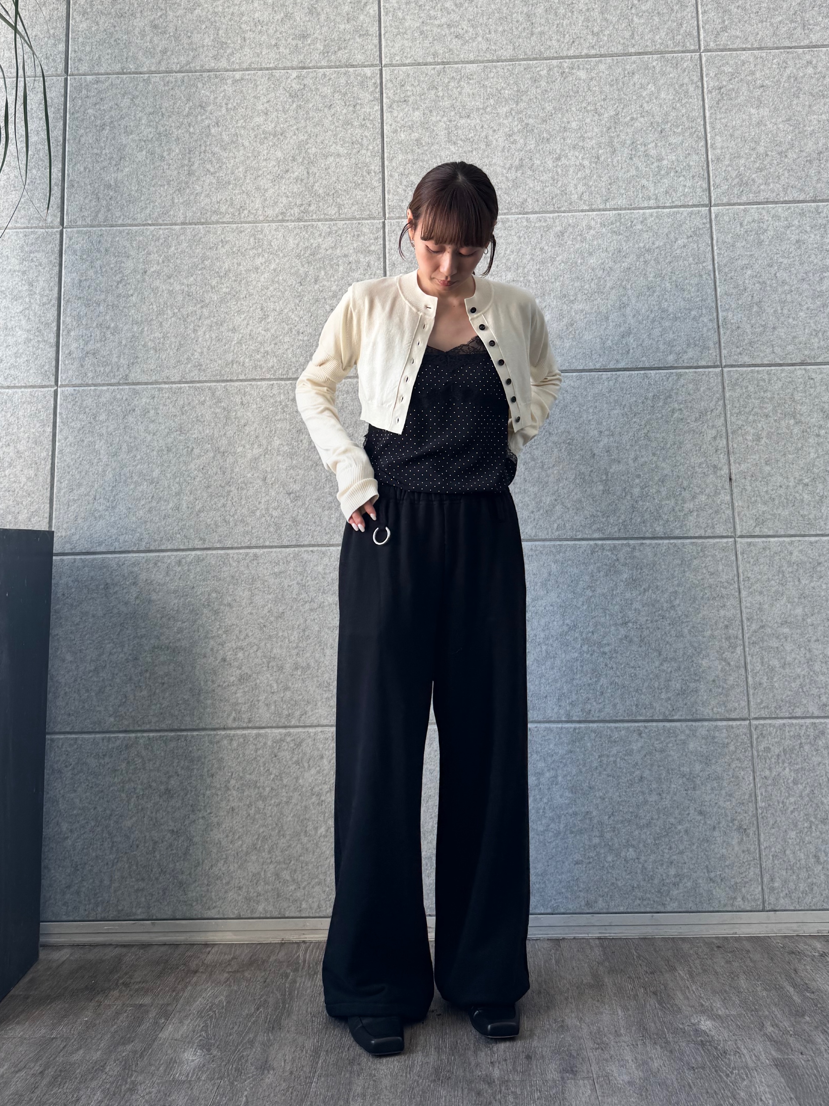 designer yukaさんの「CODE A｜modular button knit cardigan」を使ったコーディネート