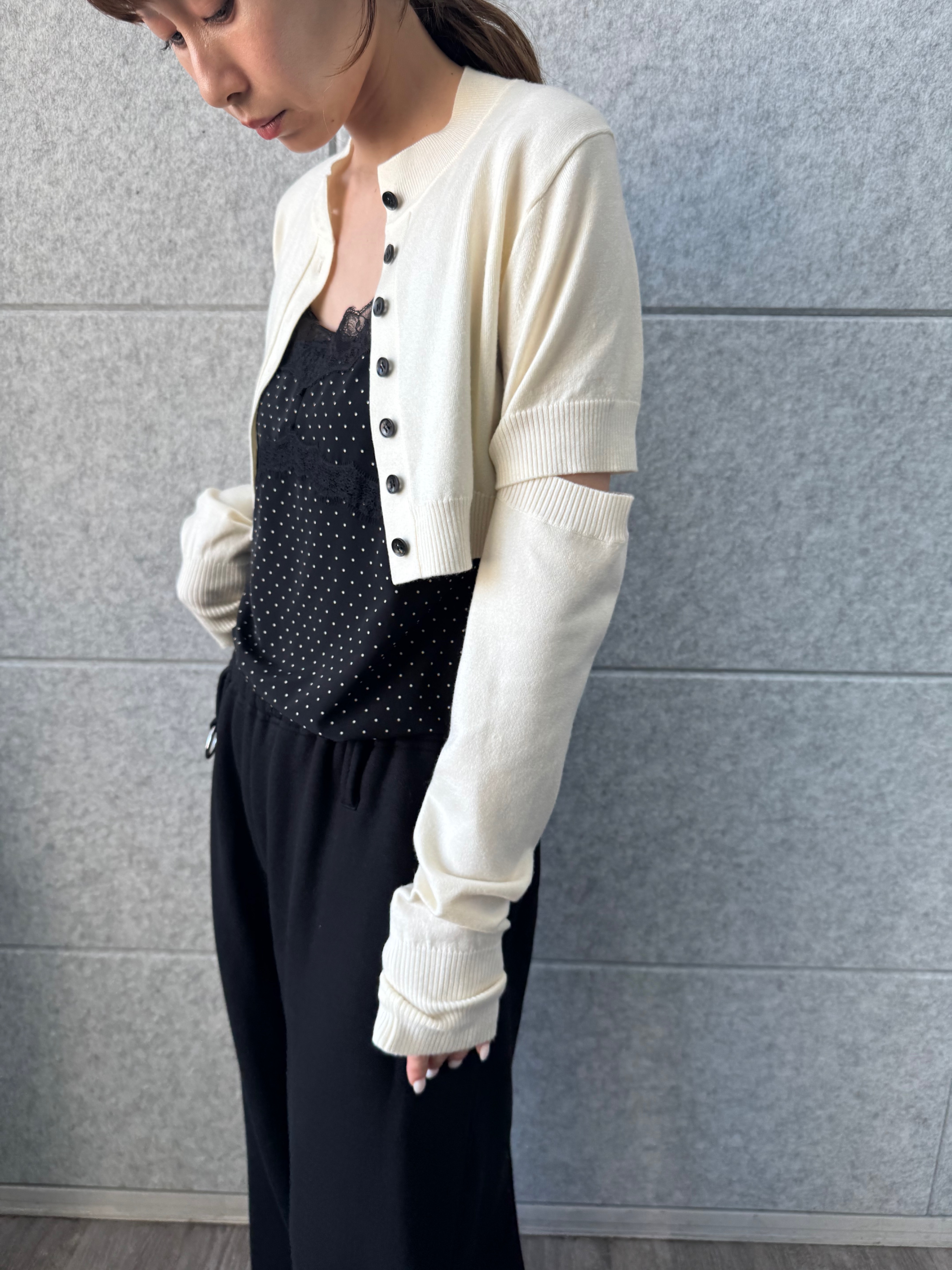 designer yukaさんの「CODE A｜modular button knit cardigan」を使ったコーディネート