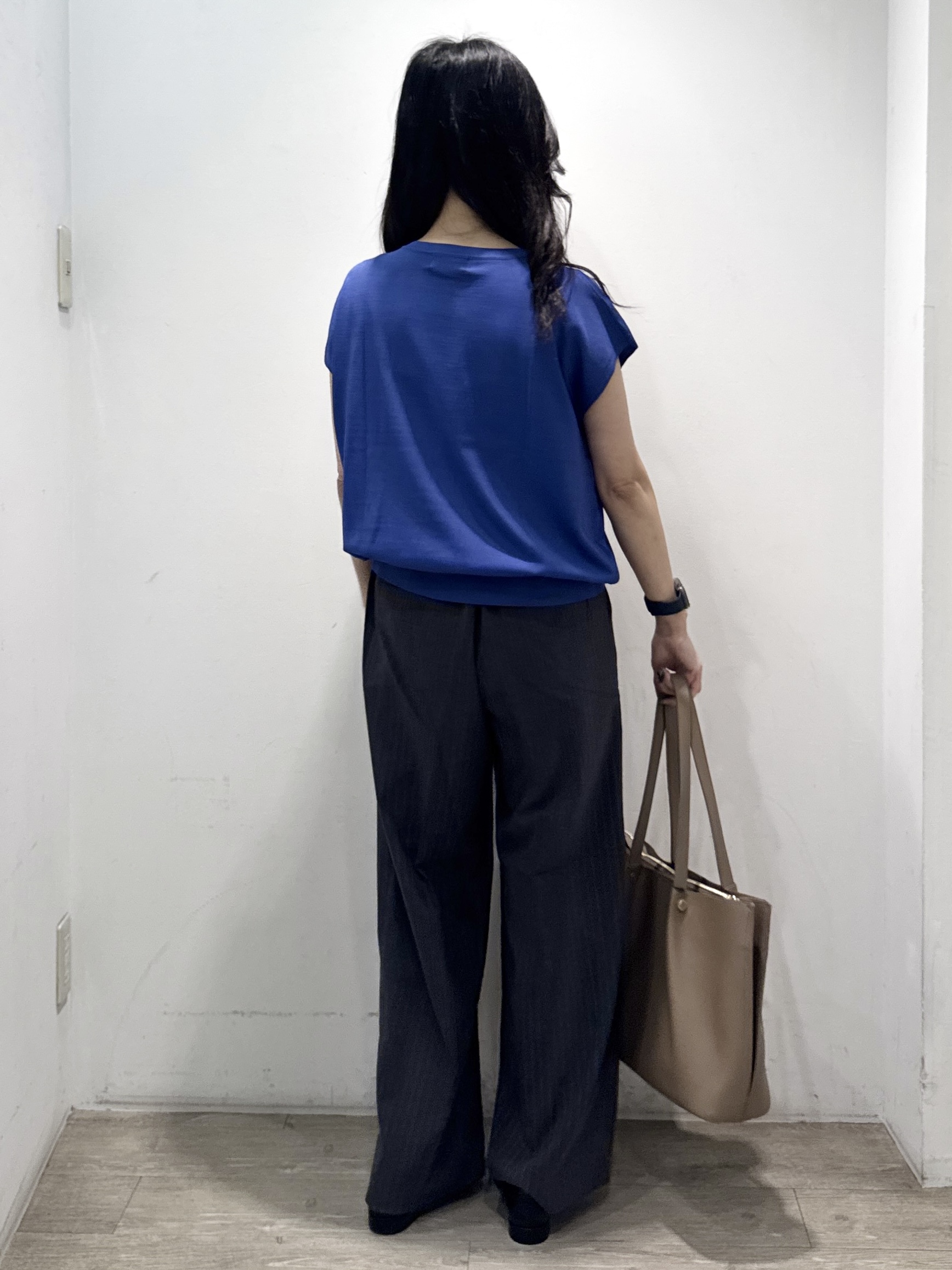 yuicciさんの「OPAQUE.CLIP｜【UV】フリルフレンチスリーブニット《接触冷感／洗濯機OK》」を使ったコーディネート