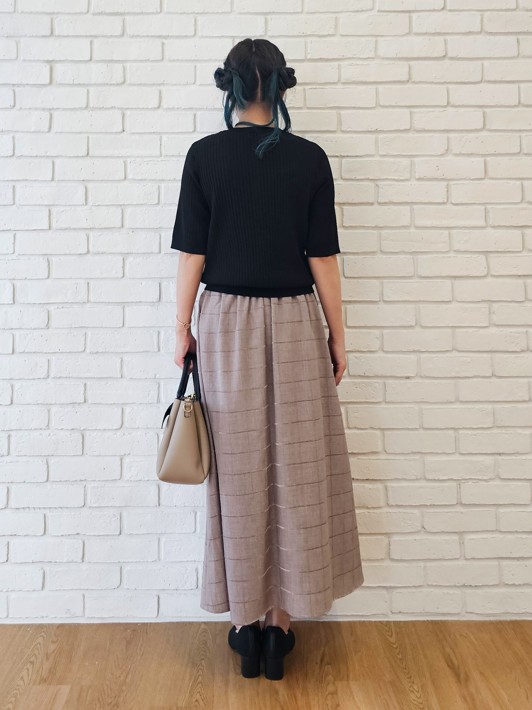 ゆゆさんの「SHOO･LA･RUE｜【S-LL/洗濯機可】二の腕隠せる ヘンリーネック5分袖リブニット」を使ったコーディネート
