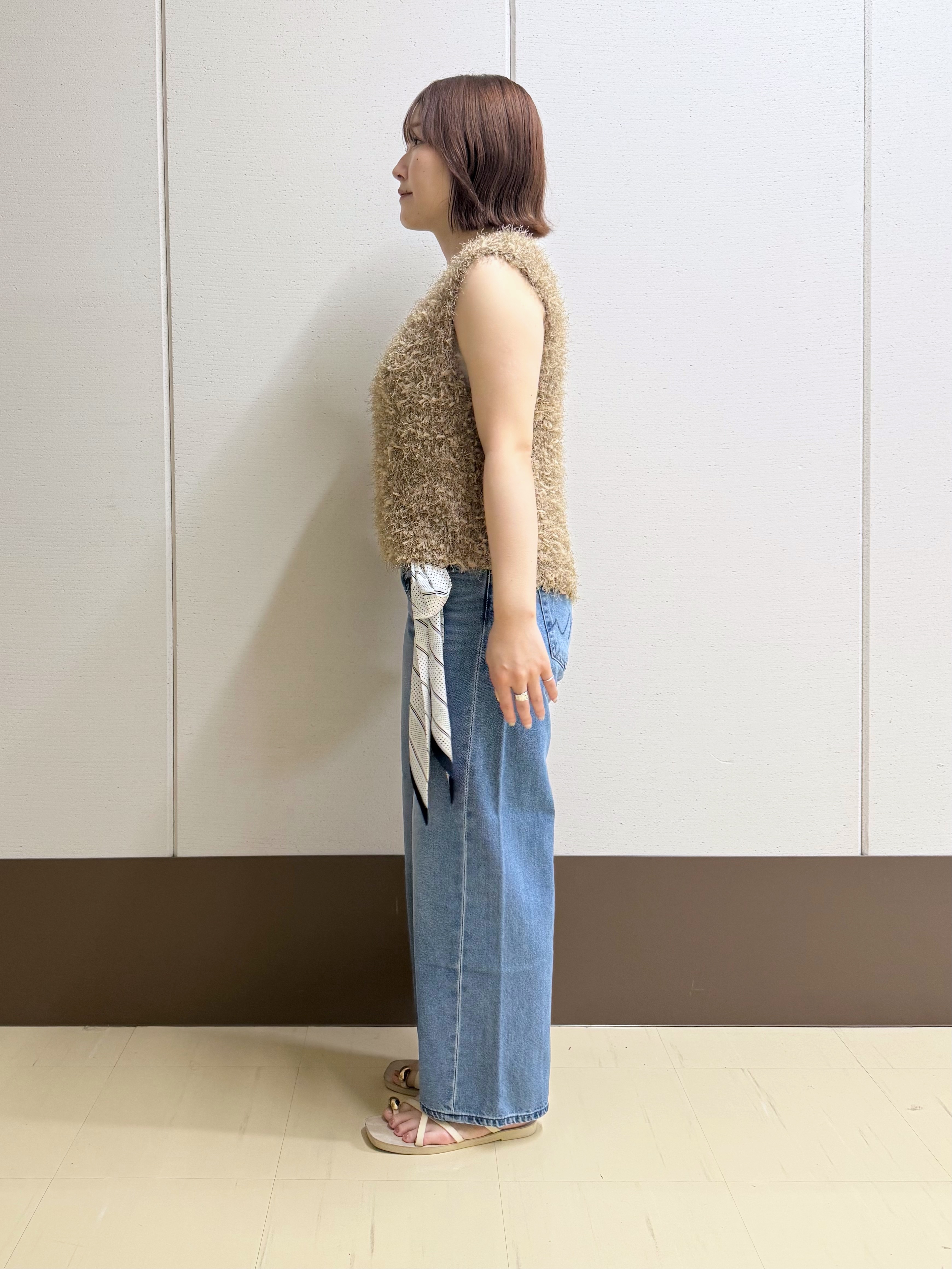 Rikoさんの「INDIVI｜【洗える】ファンシーヤーンVネックニットベスト」を使ったコーディネート