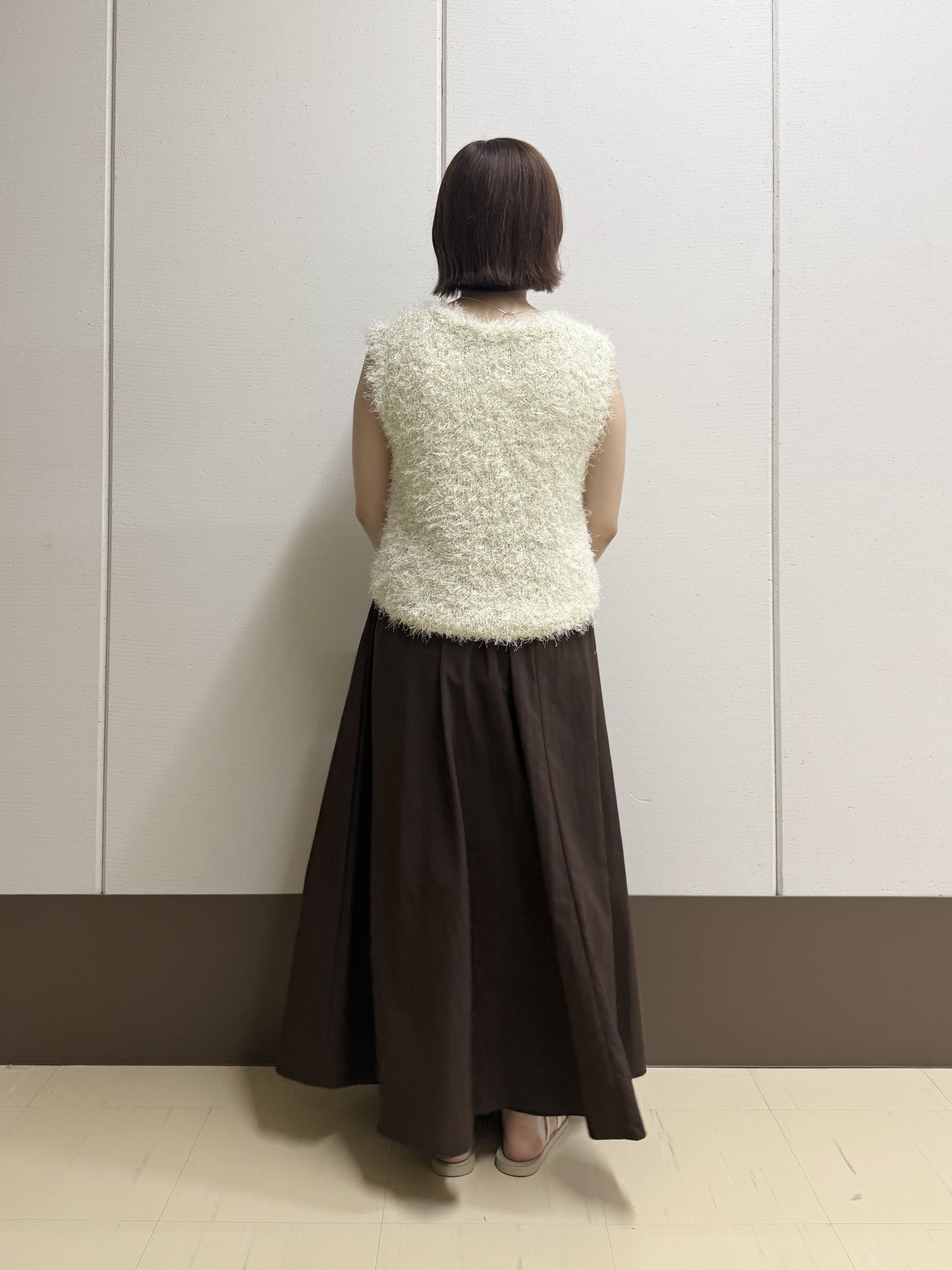 Rikoさんの「INDIVI｜【洗える】ファンシーヤーンVネックニットベスト」を使ったコーディネート