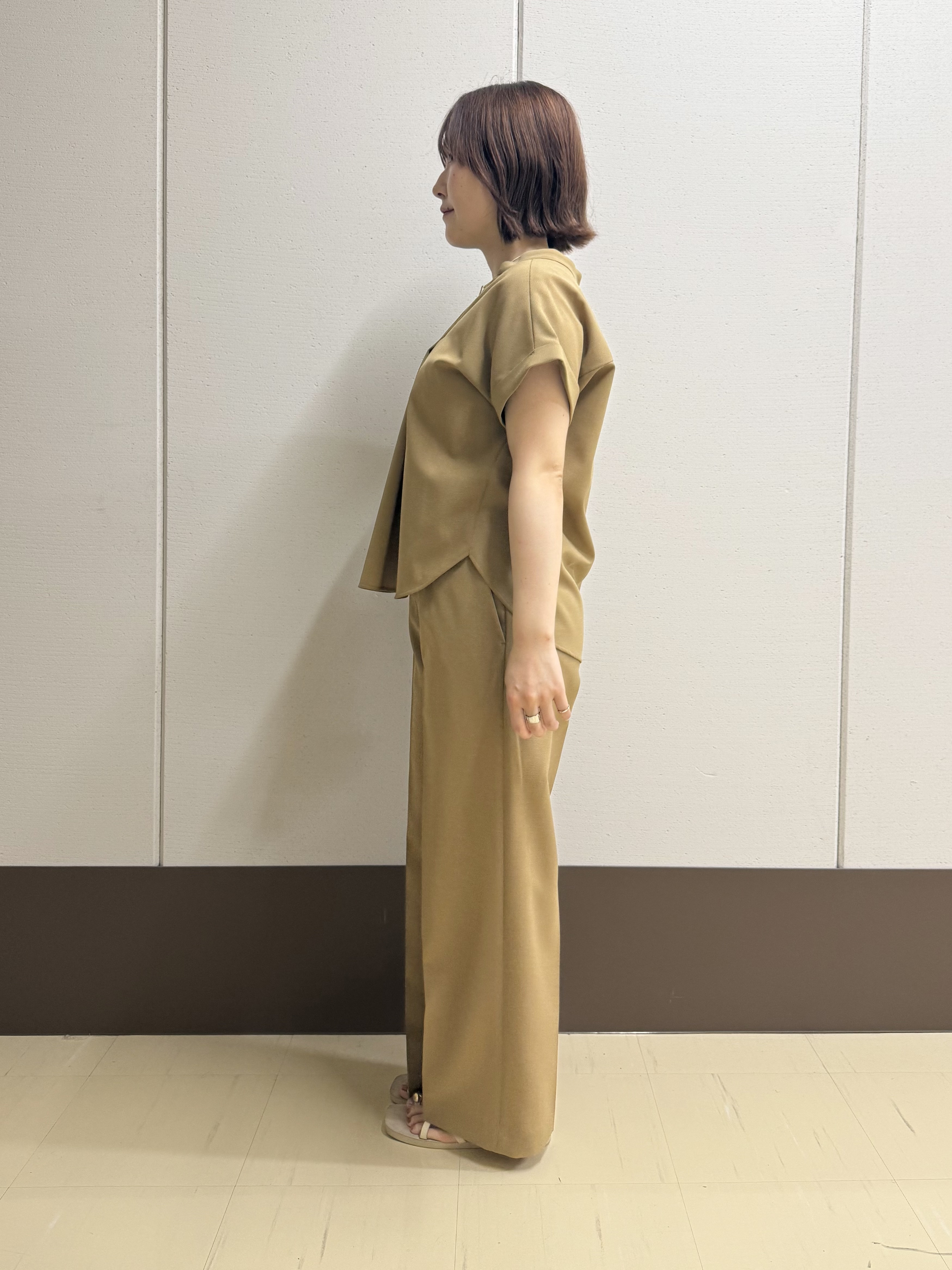Rikoさんの「INDIVI｜【残暑も快適/セットアップ可/接触冷感】エアリークールブラウス」を使ったコーディネート