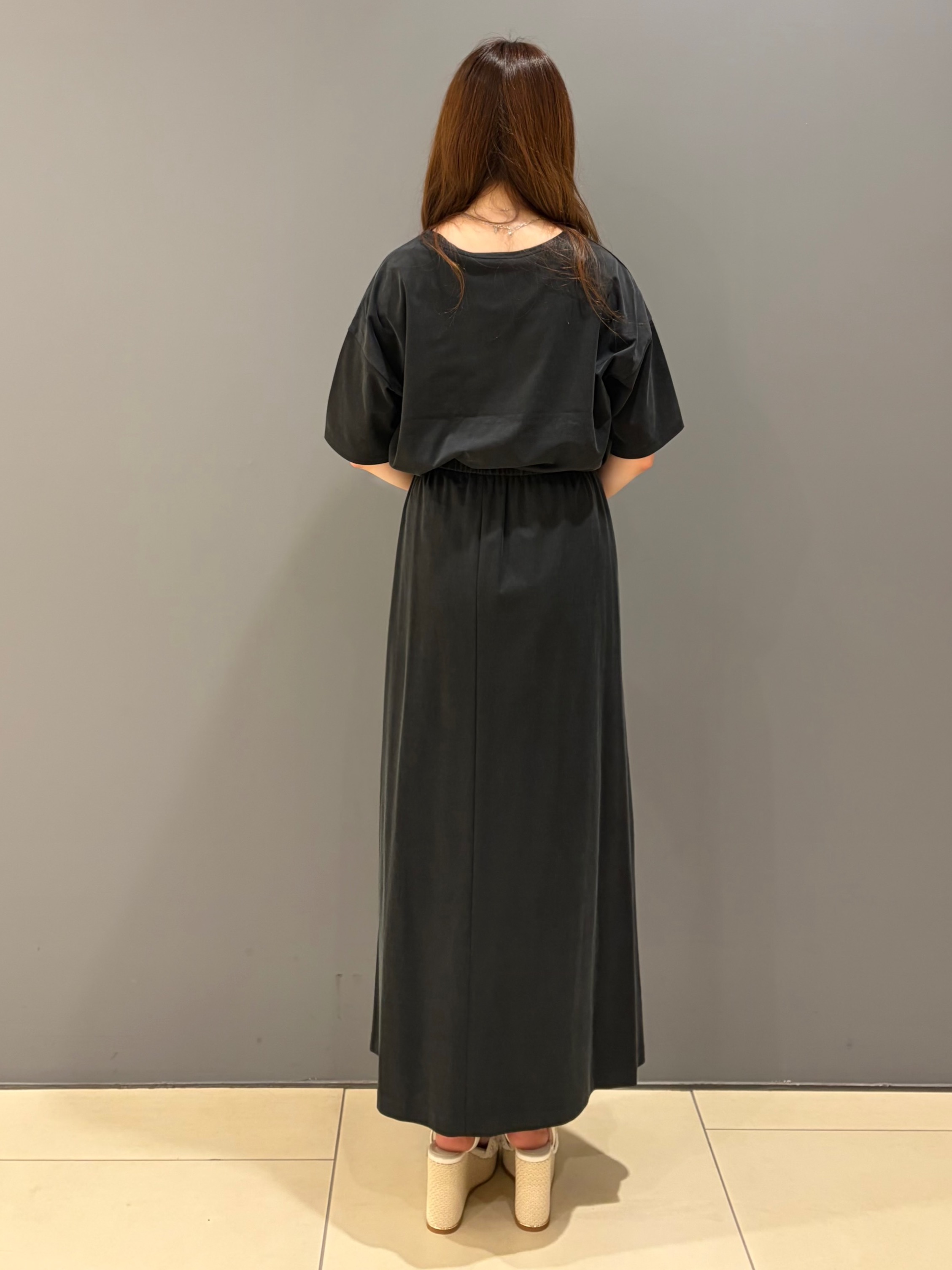 miさんの「UNTITLED｜【きれいめTシャツ/セットアップ可】ヴィンテージライクプルオーバー」を使ったコーディネート