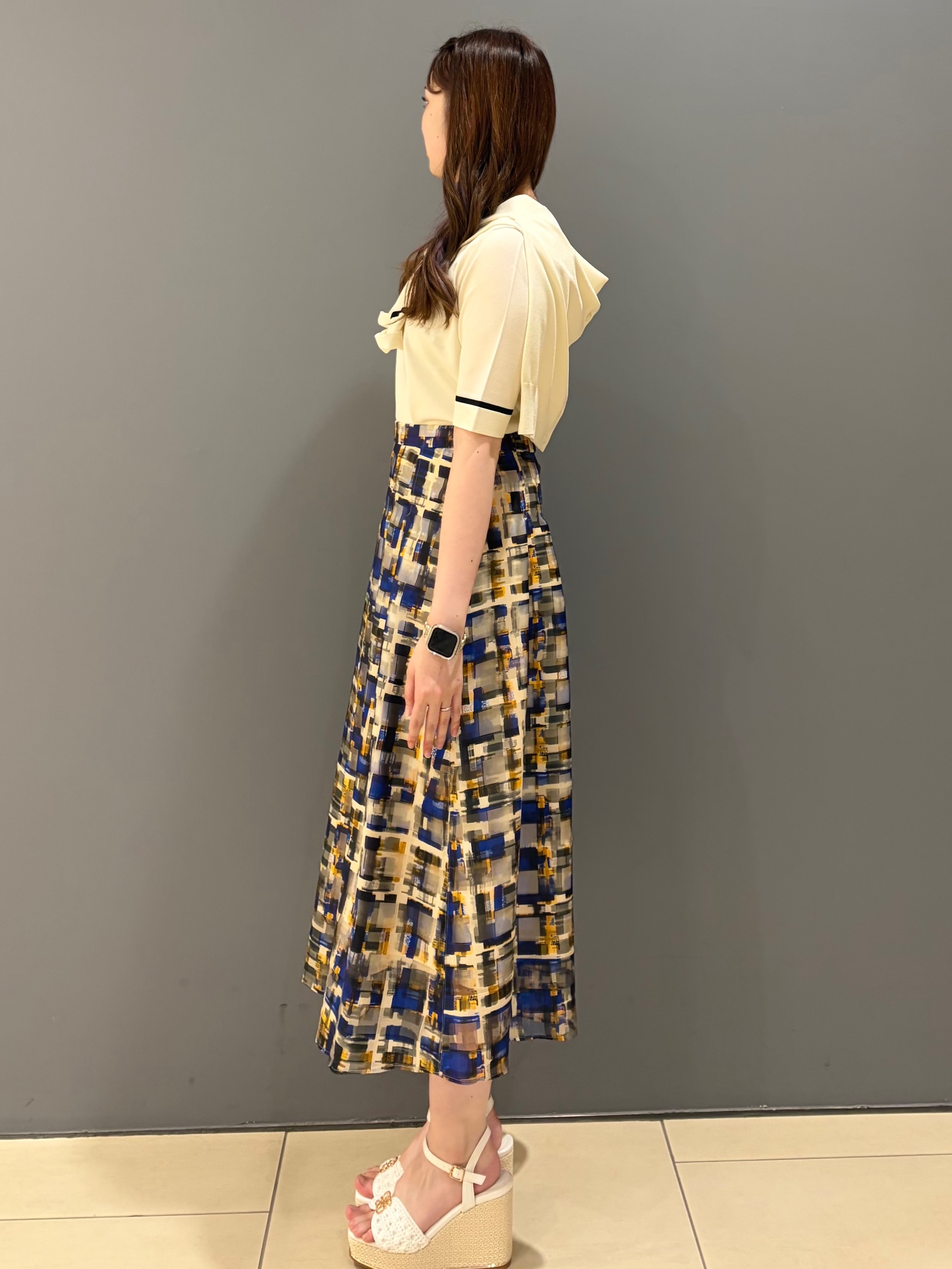 miさんの「UNTITLED｜【アンサンブル可/きれいめ/通勤】コンパクト5分袖ニット」を使ったコーディネート