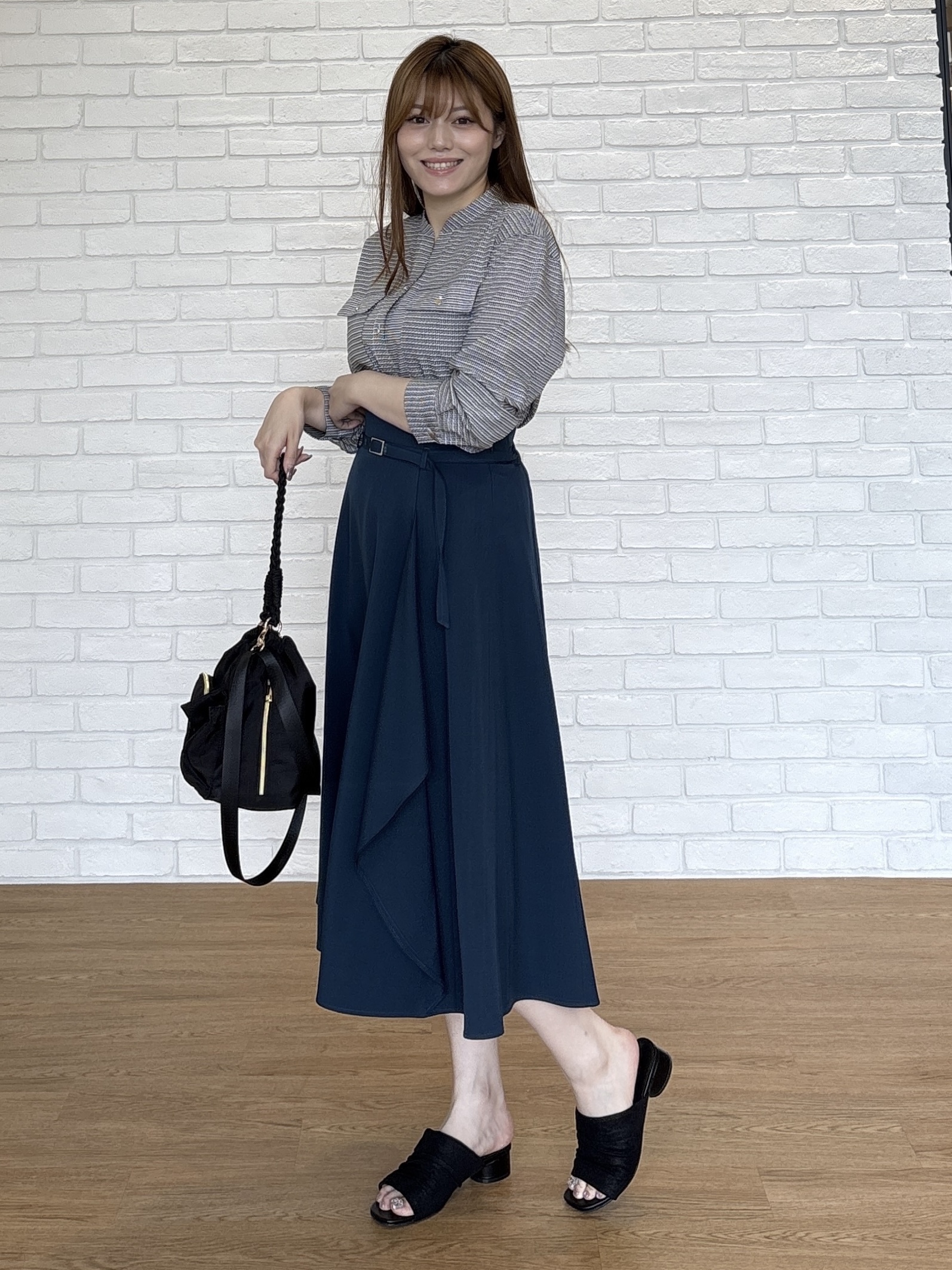 sayaさんの「grove｜1枚着でも羽織りでも。 バンドカラースキッパーシャツ」を使ったコーディネート