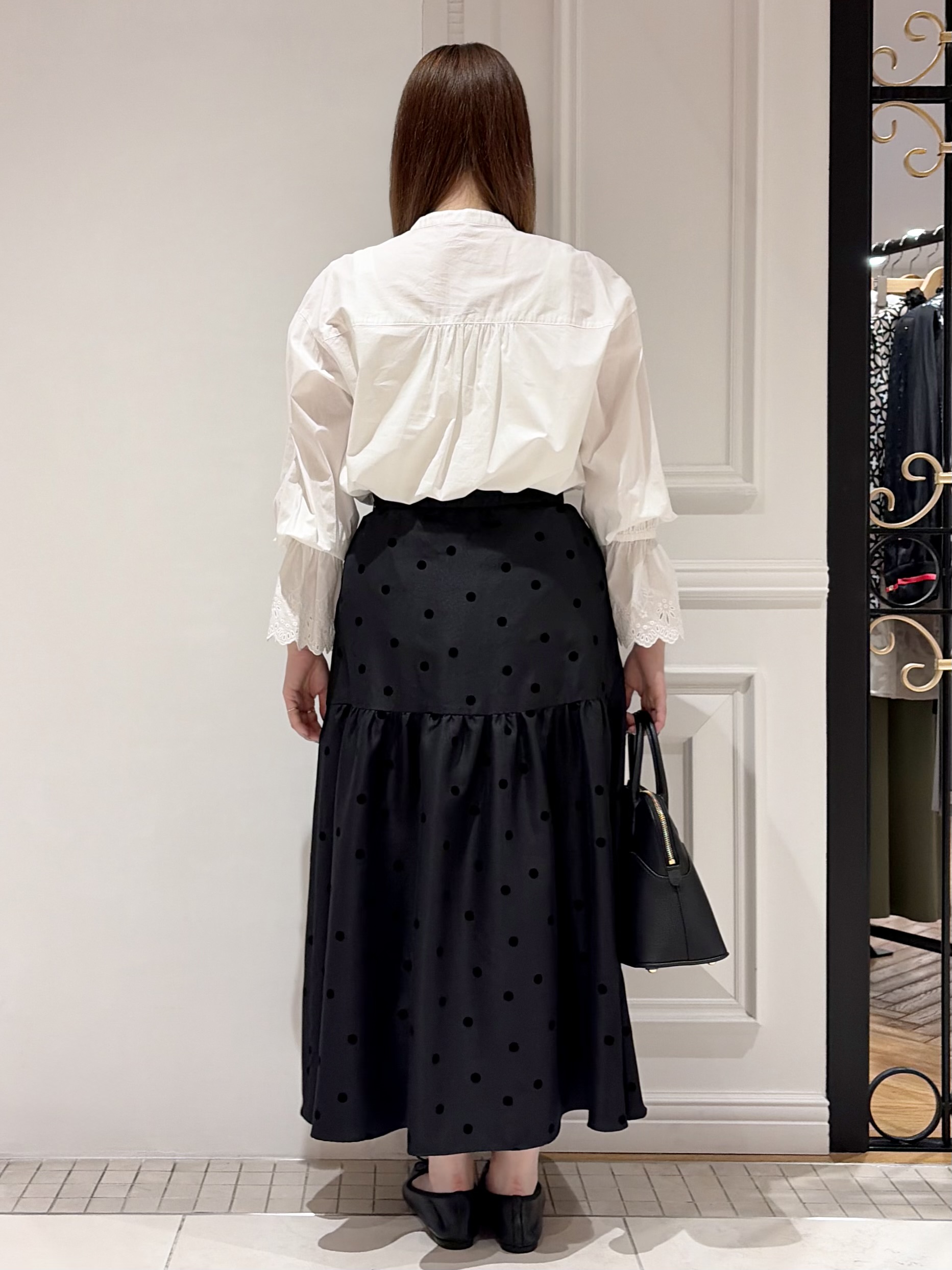 minowaさんの「DRESSTERIOR｜【STORY11月号掲載】エンブロイダリーカフスシャツ」を使ったコーディネート