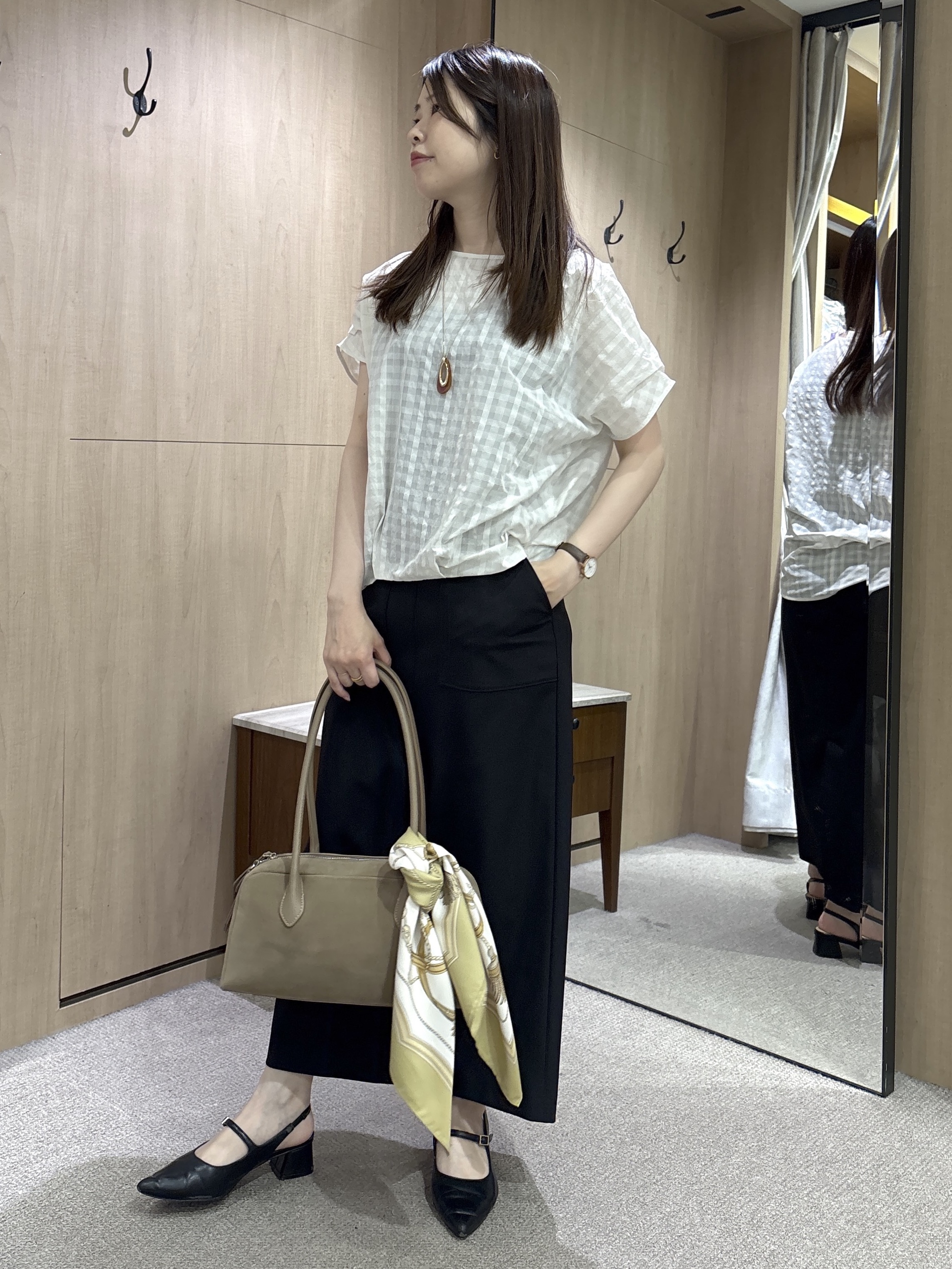 asamiさんの「UNTITLED｜【秋めきシャツ/体型カバー】シアーチェックブラウス」を使ったコーディネート