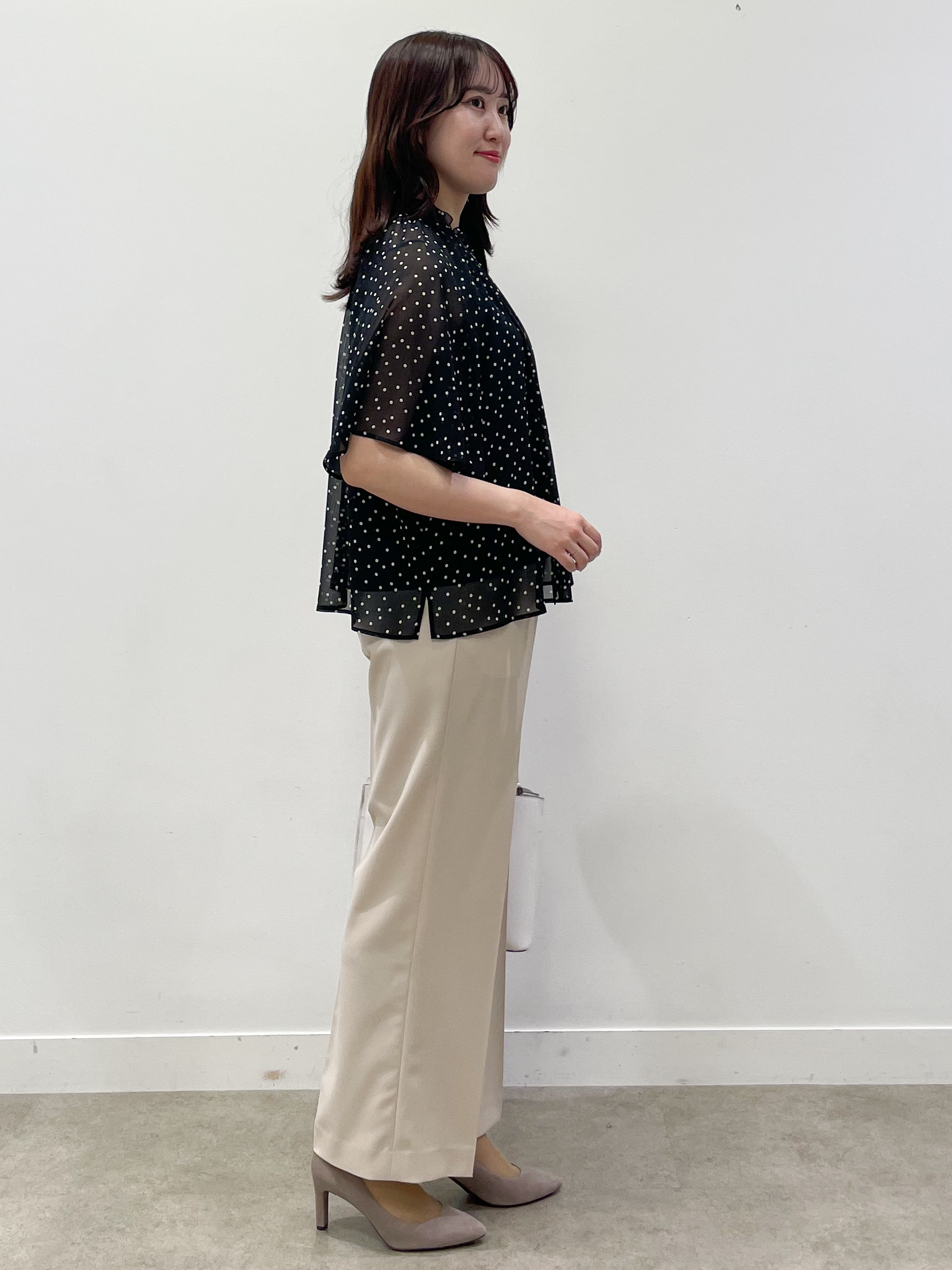 yukariさんの「Reflect｜【セットアップ／手洗い可】ドット柄シアーブラウス」を使ったコーディネート